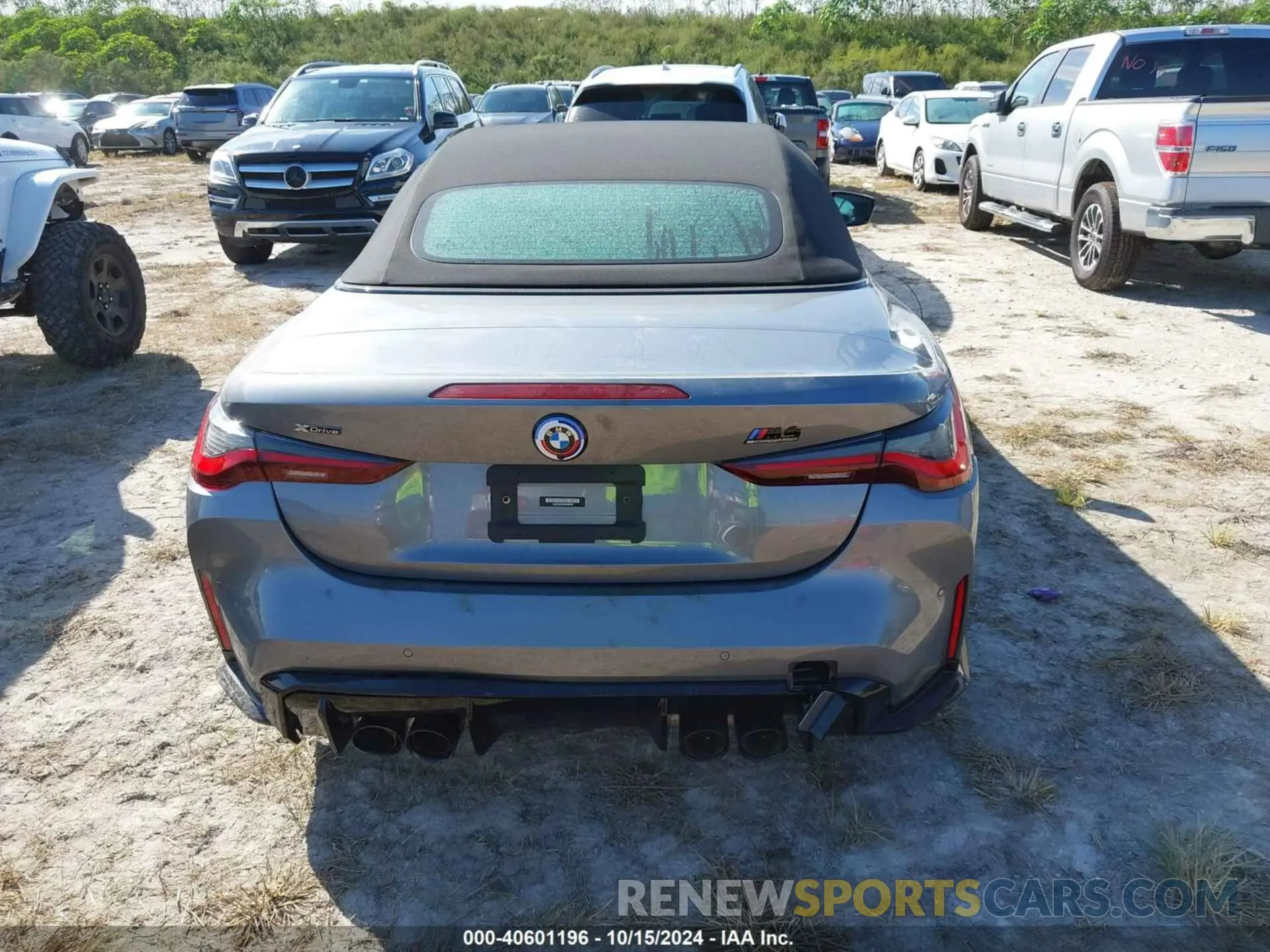 15 Photograph of a damaged car WBS33BA00PCM38369 BMW M4 2023