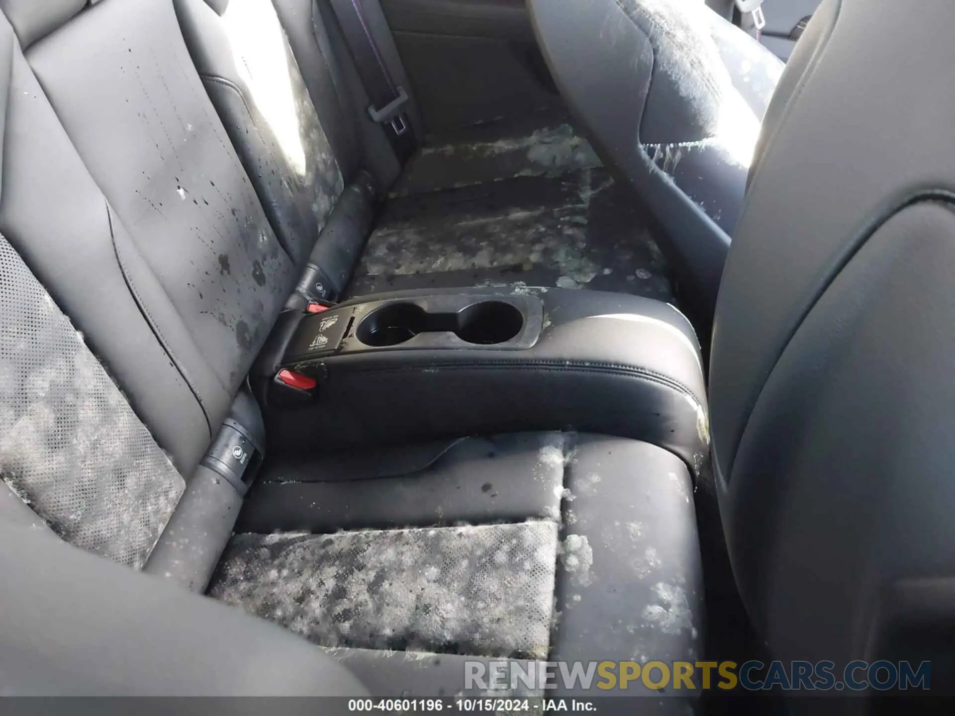 8 Photograph of a damaged car WBS33BA00PCM38369 BMW M4 2023