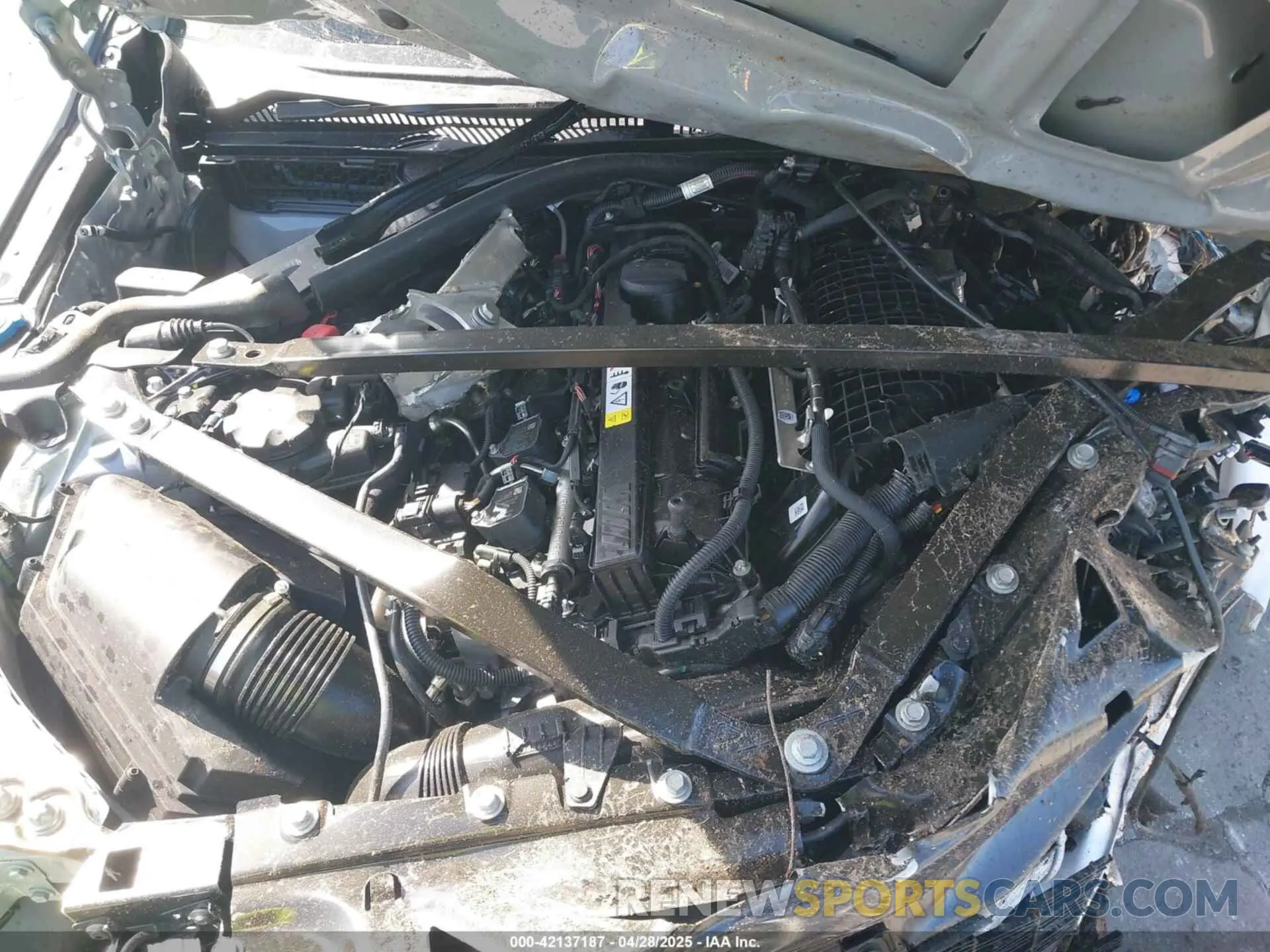 10 Фотография поврежденного автомобиля WBS33HK01SCU25530 BMW M4 2025