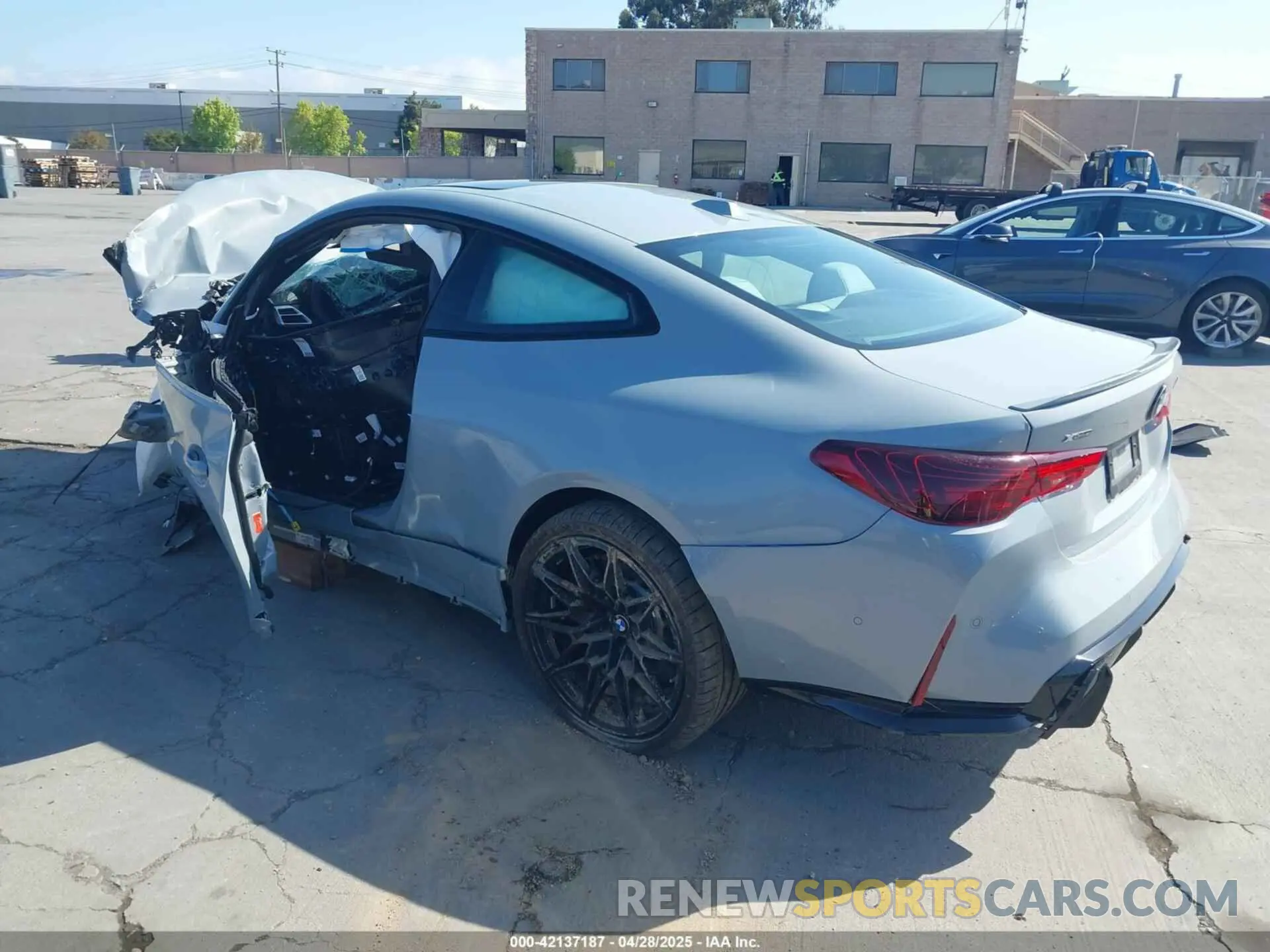3 Фотография поврежденного автомобиля WBS33HK01SCU25530 BMW M4 2025