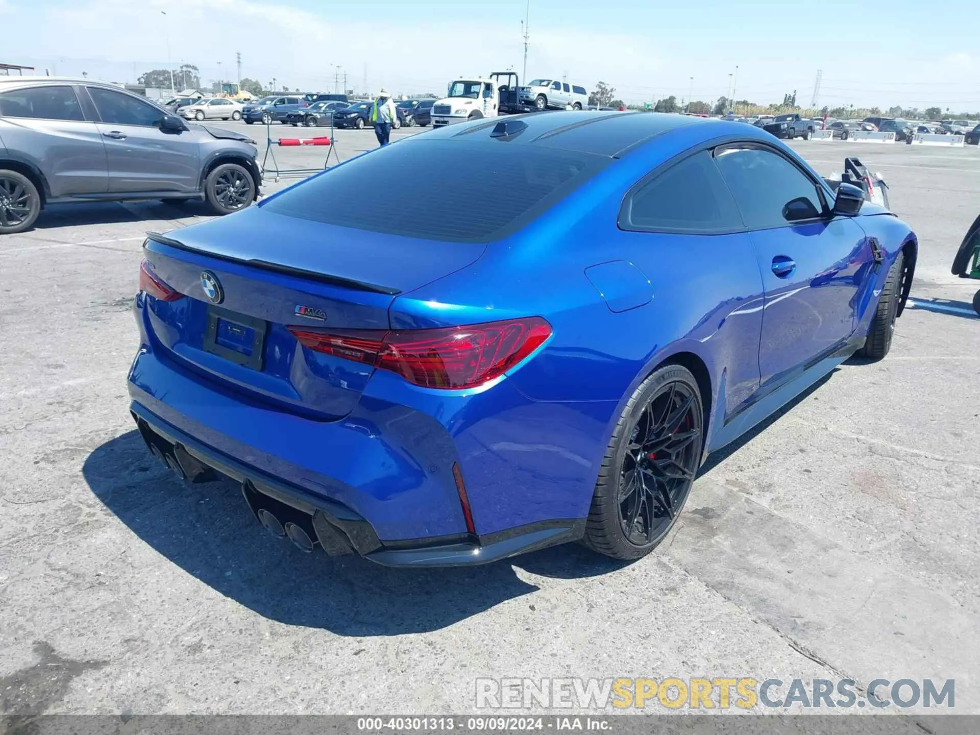 4 Photograph of a damaged car WBS33HK02SCS92664 BMW M4 2025