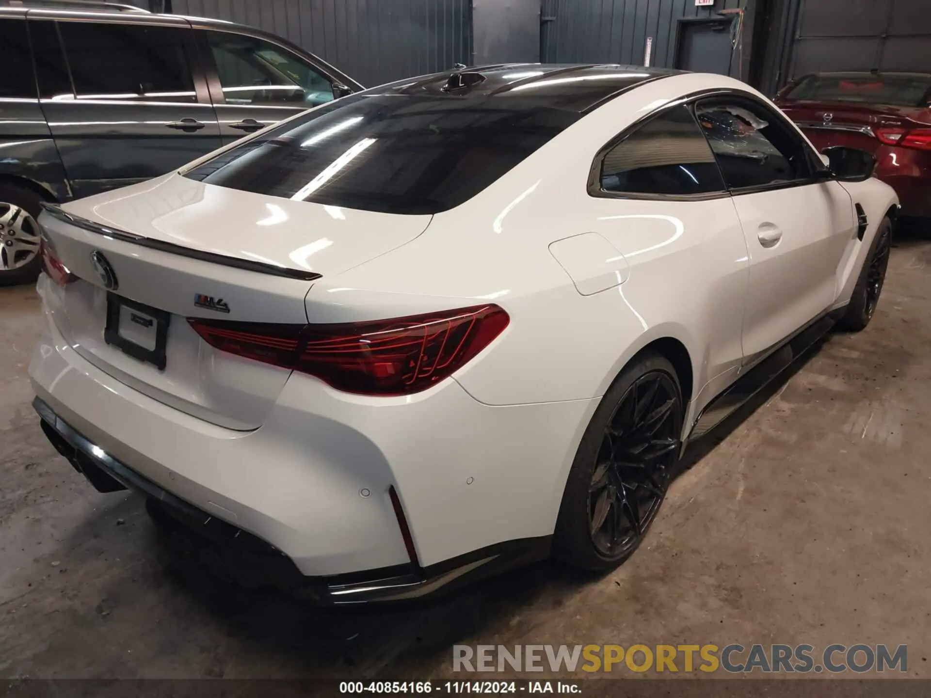 4 Фотография поврежденного автомобиля WBS33HK06SCS96667 BMW M4 2025