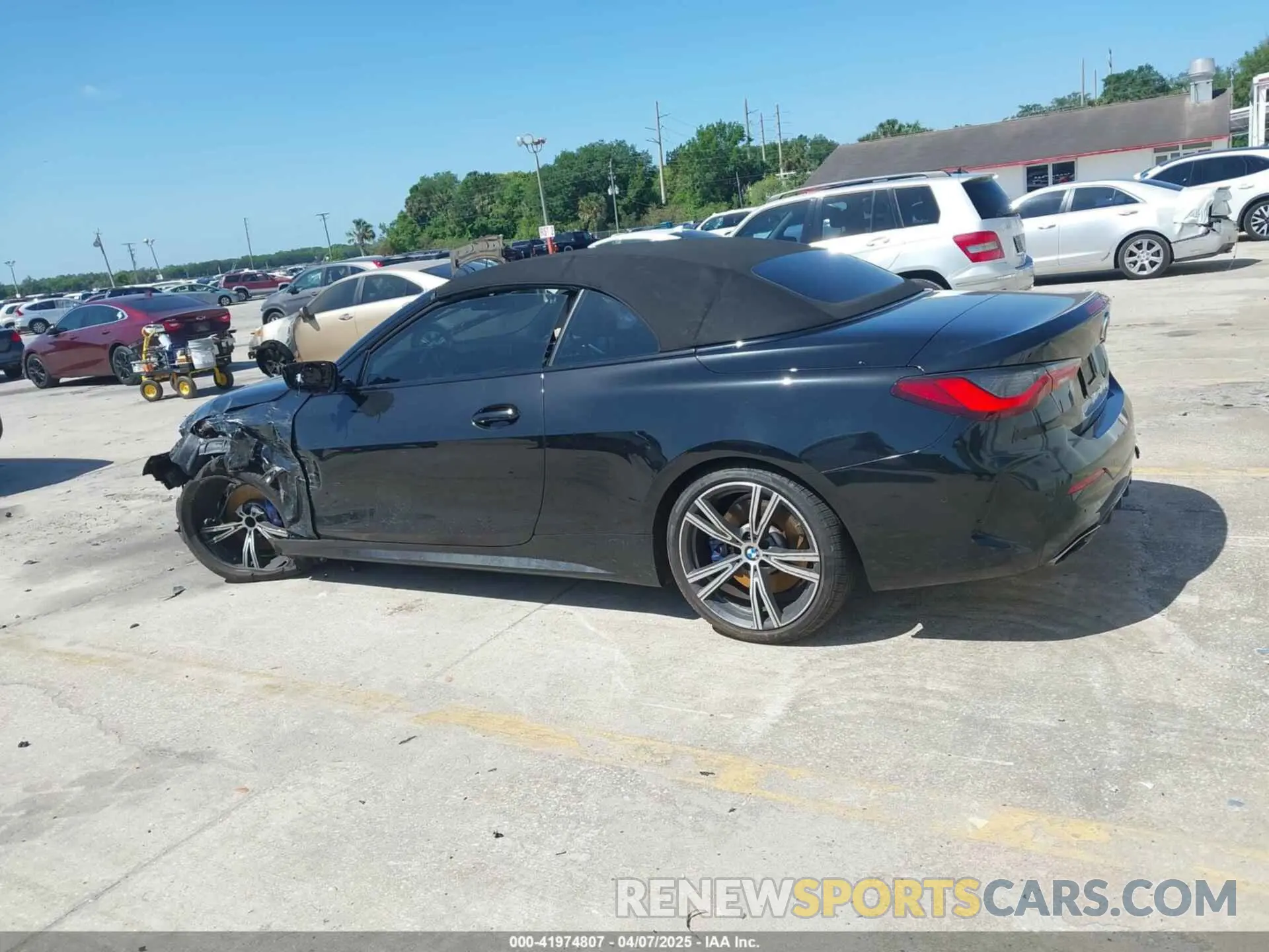 14 Photograph of a damaged car WBA53AT05MCH03452 BMW M440I 2021