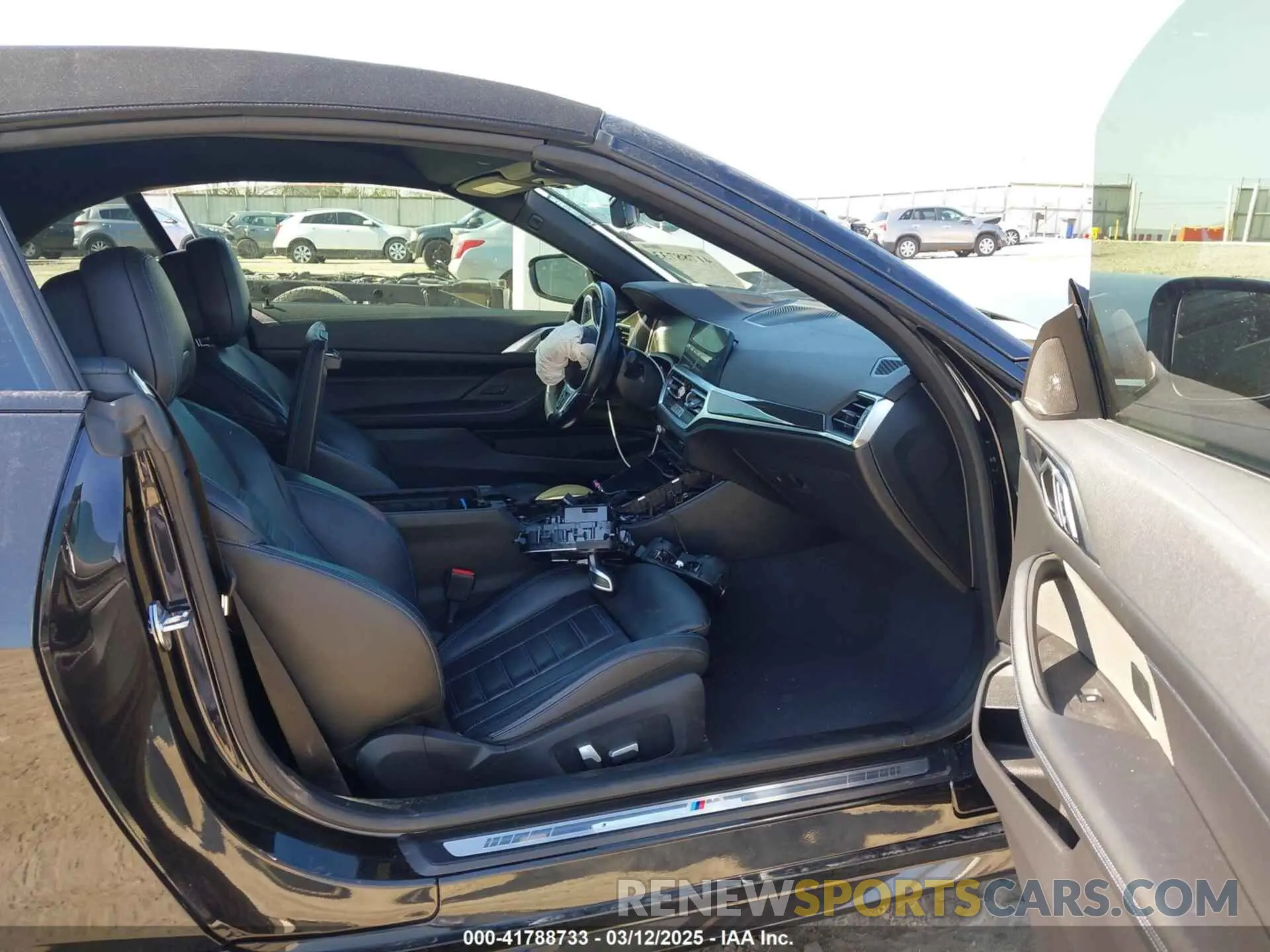 5 Photograph of a damaged car WBA53AT07MCH13853 BMW M440I 2021