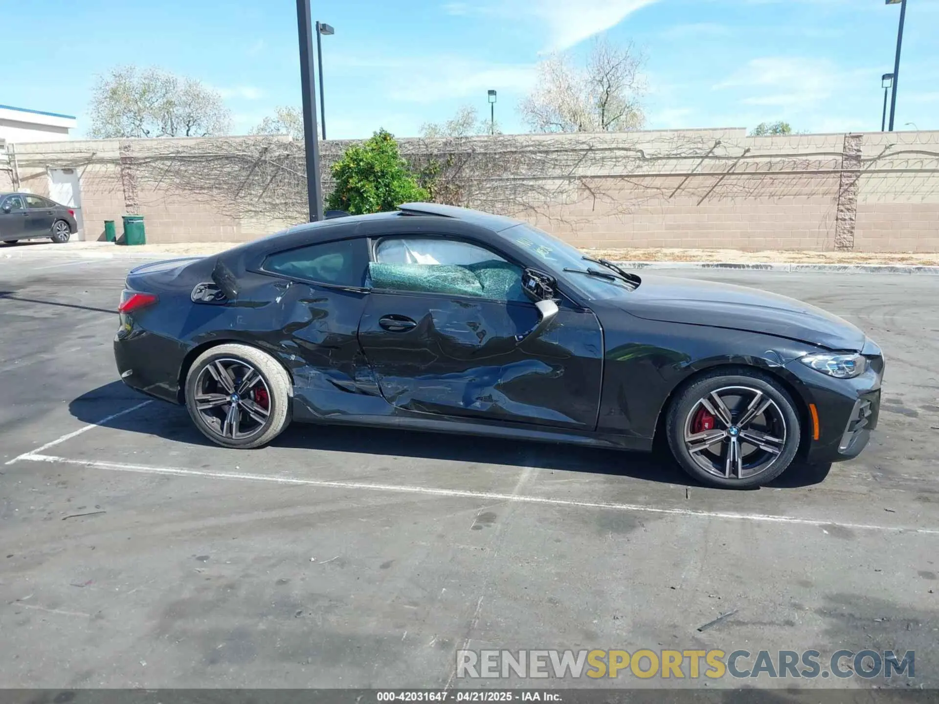 14 Photograph of a damaged car WBA13AR06NCL03176 BMW M440I 2022
