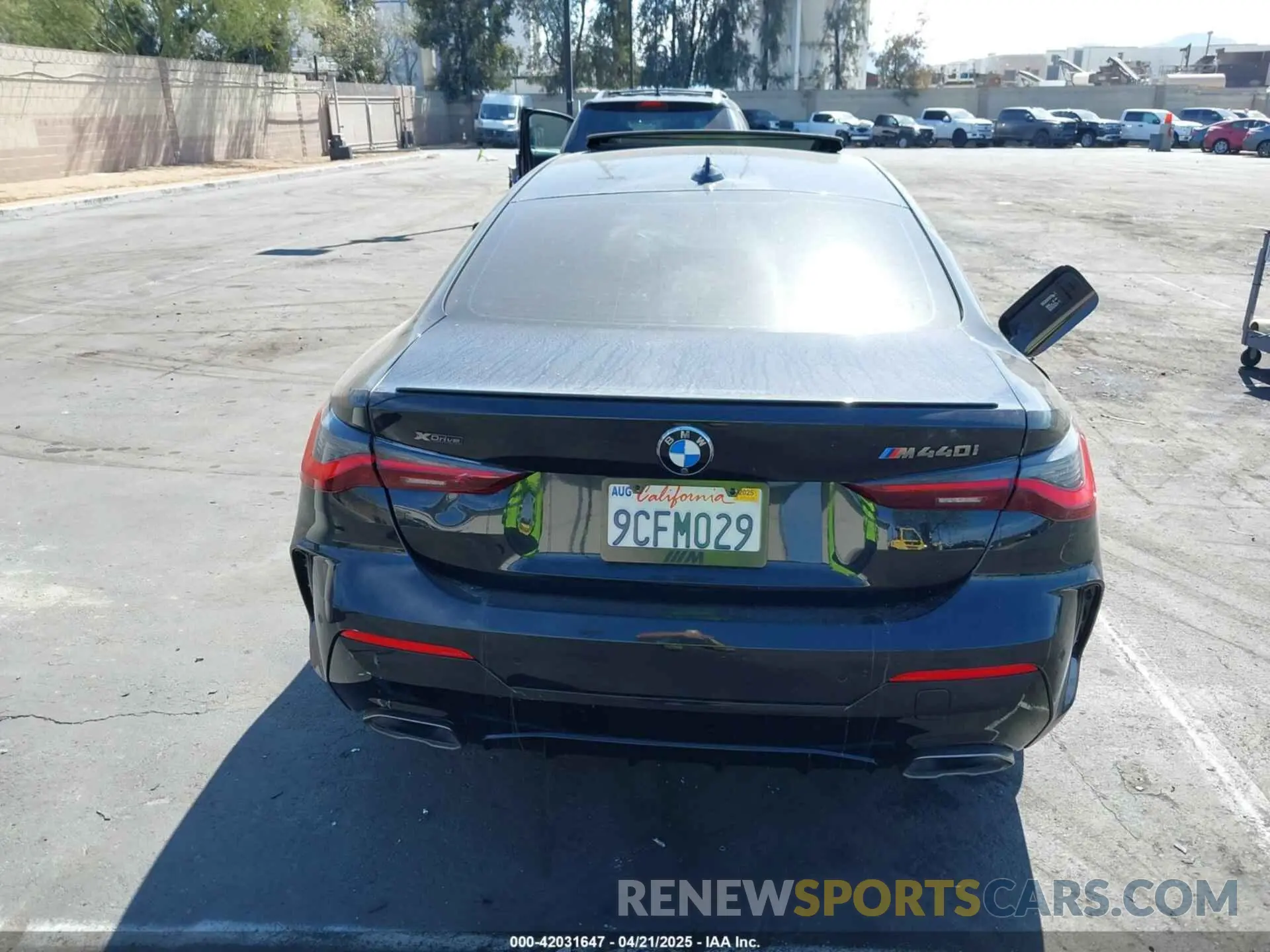 17 Photograph of a damaged car WBA13AR06NCL03176 BMW M440I 2022