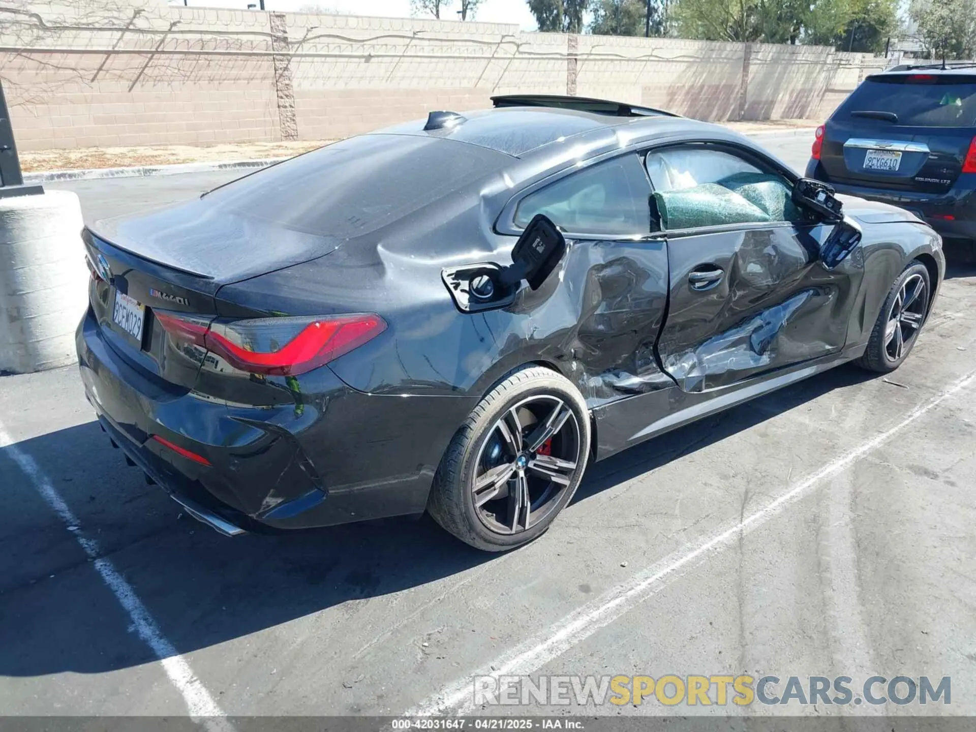 4 Photograph of a damaged car WBA13AR06NCL03176 BMW M440I 2022