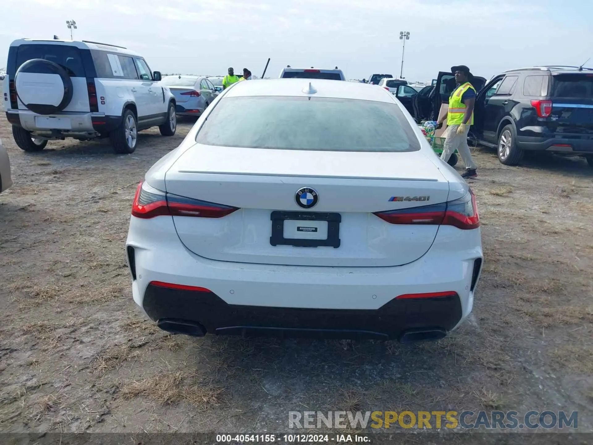 16 Photograph of a damaged car WBA83AP05NCK25006 BMW M440I 2022