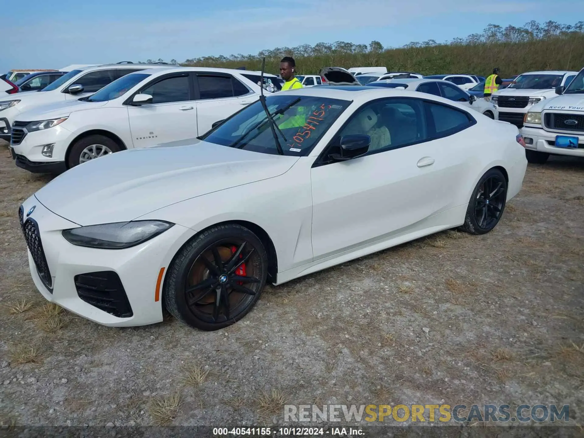 2 Photograph of a damaged car WBA83AP05NCK25006 BMW M440I 2022
