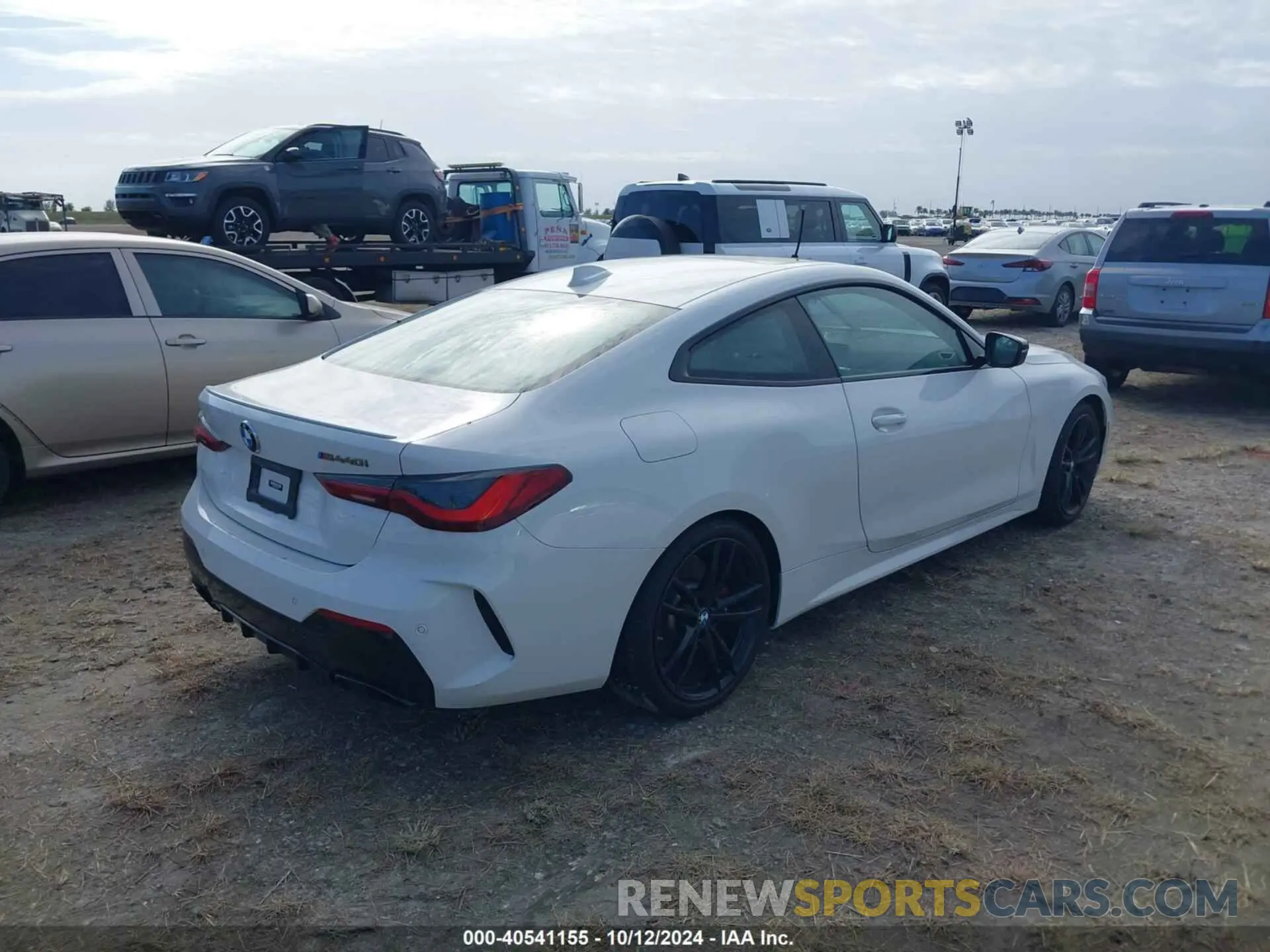 4 Photograph of a damaged car WBA83AP05NCK25006 BMW M440I 2022
