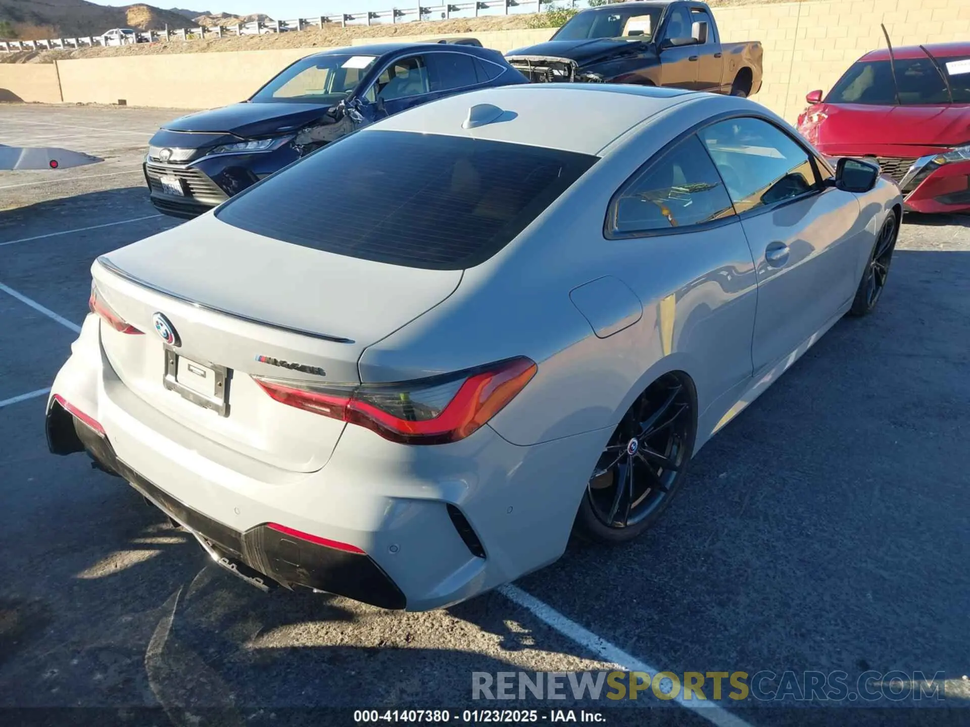 4 Photograph of a damaged car WBA83AP06PCL18166 BMW M440I 2023