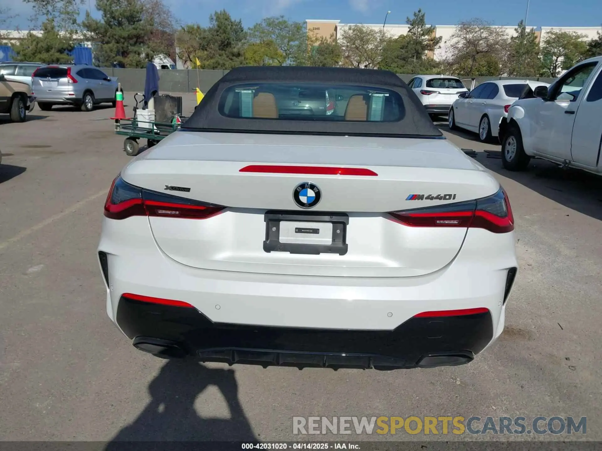 16 Photograph of a damaged car WBA63AT04RCP14967 BMW M440I 2024