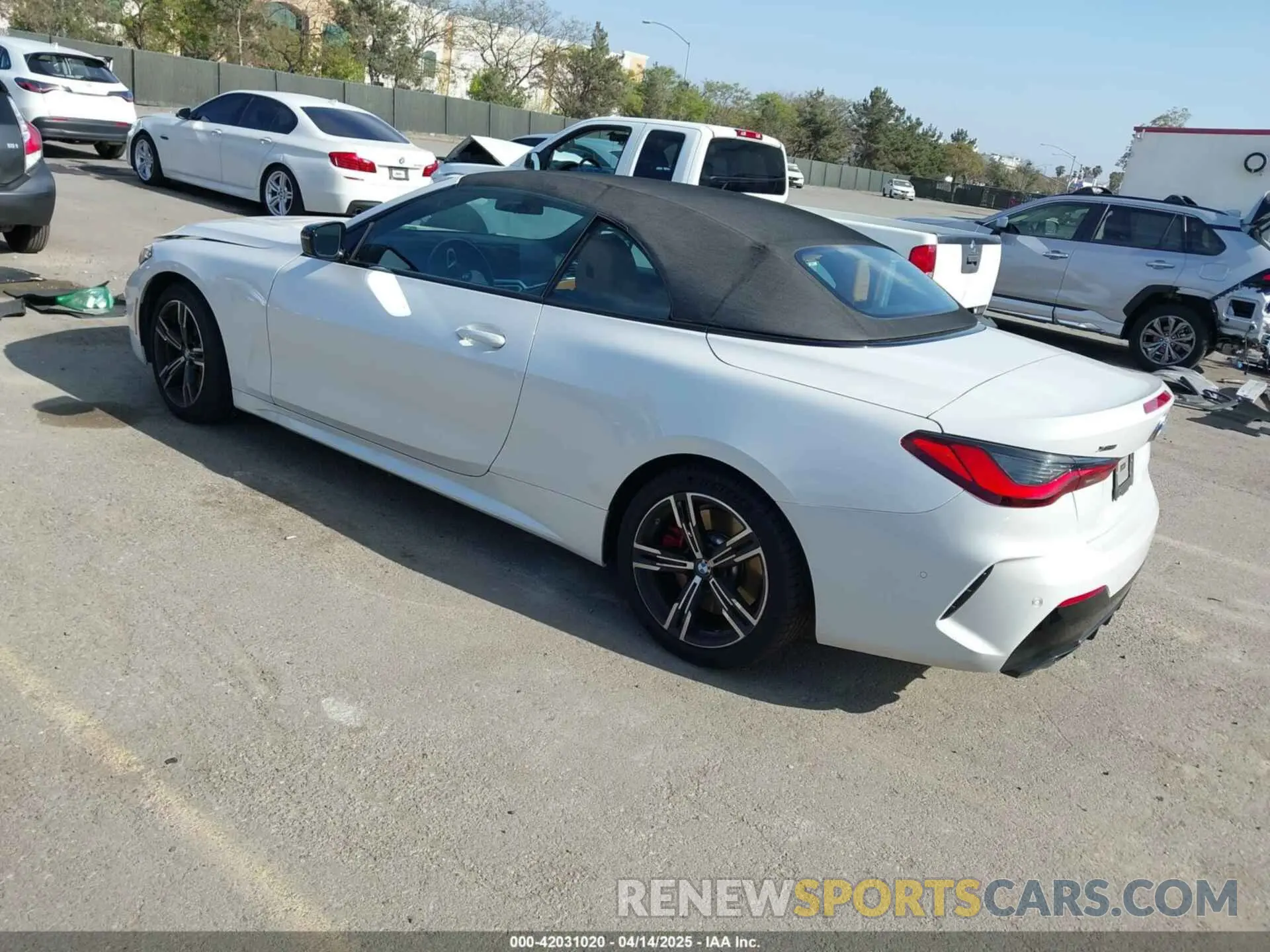 3 Photograph of a damaged car WBA63AT04RCP14967 BMW M440I 2024