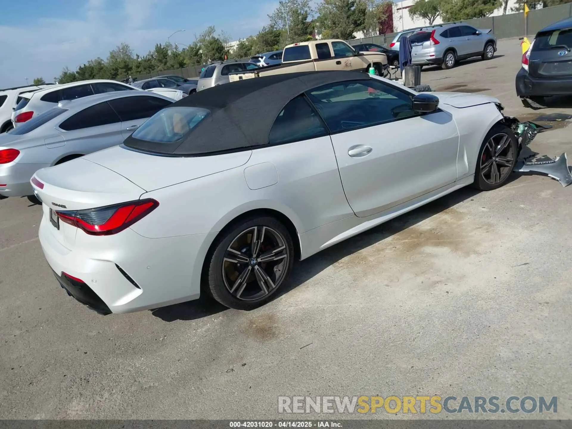 4 Photograph of a damaged car WBA63AT04RCP14967 BMW M440I 2024