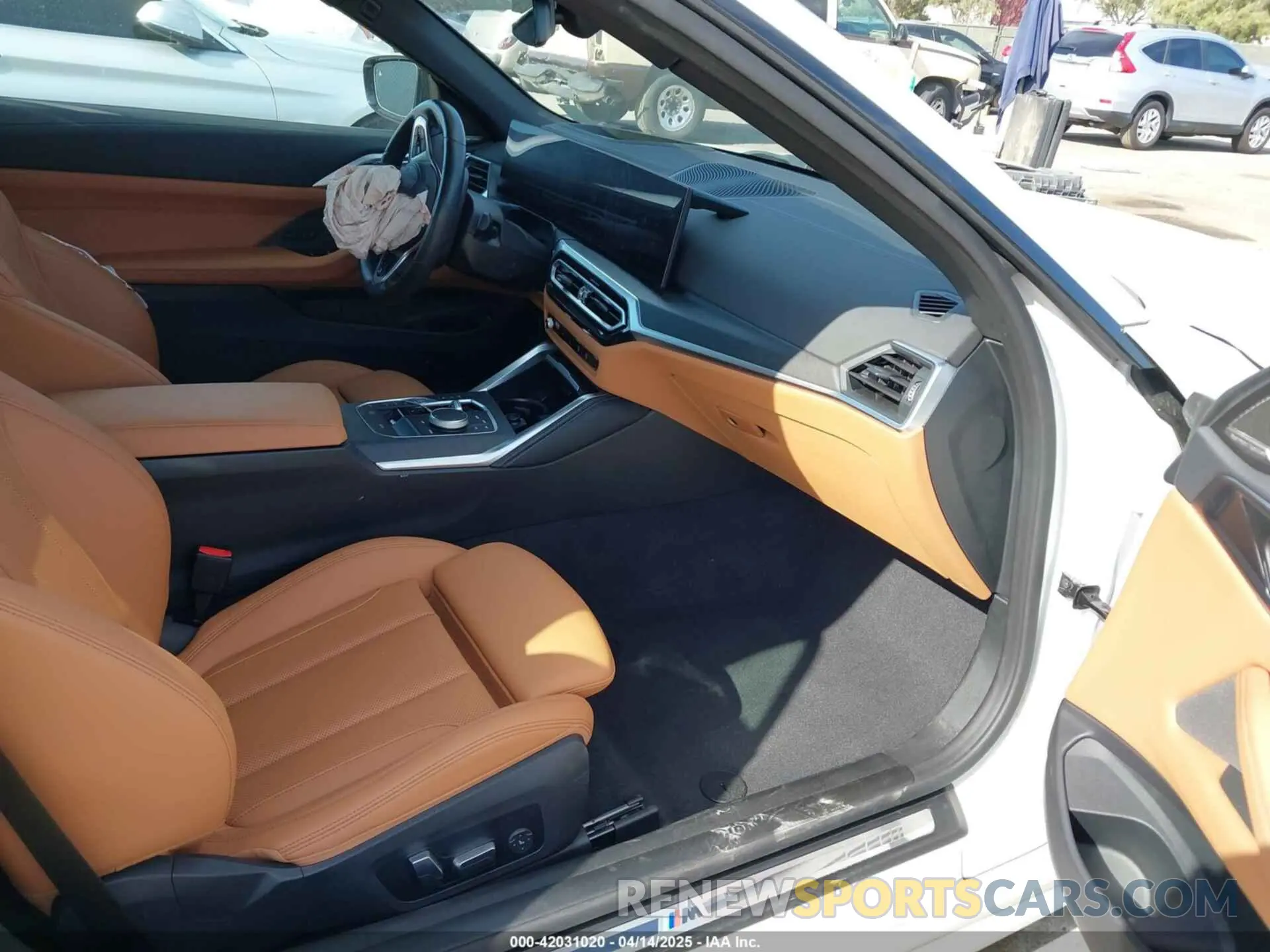 5 Photograph of a damaged car WBA63AT04RCP14967 BMW M440I 2024