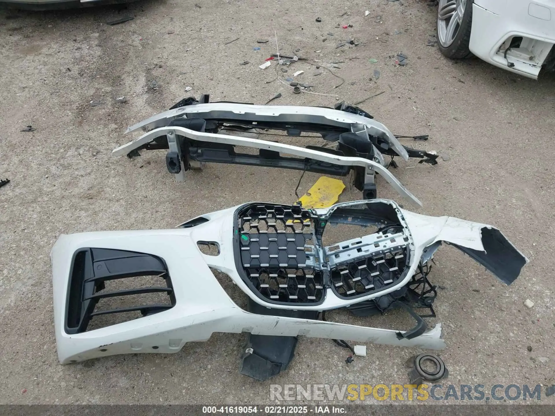 12 Photograph of a damaged car WBA83AP03RCR93802 BMW M440I 2024
