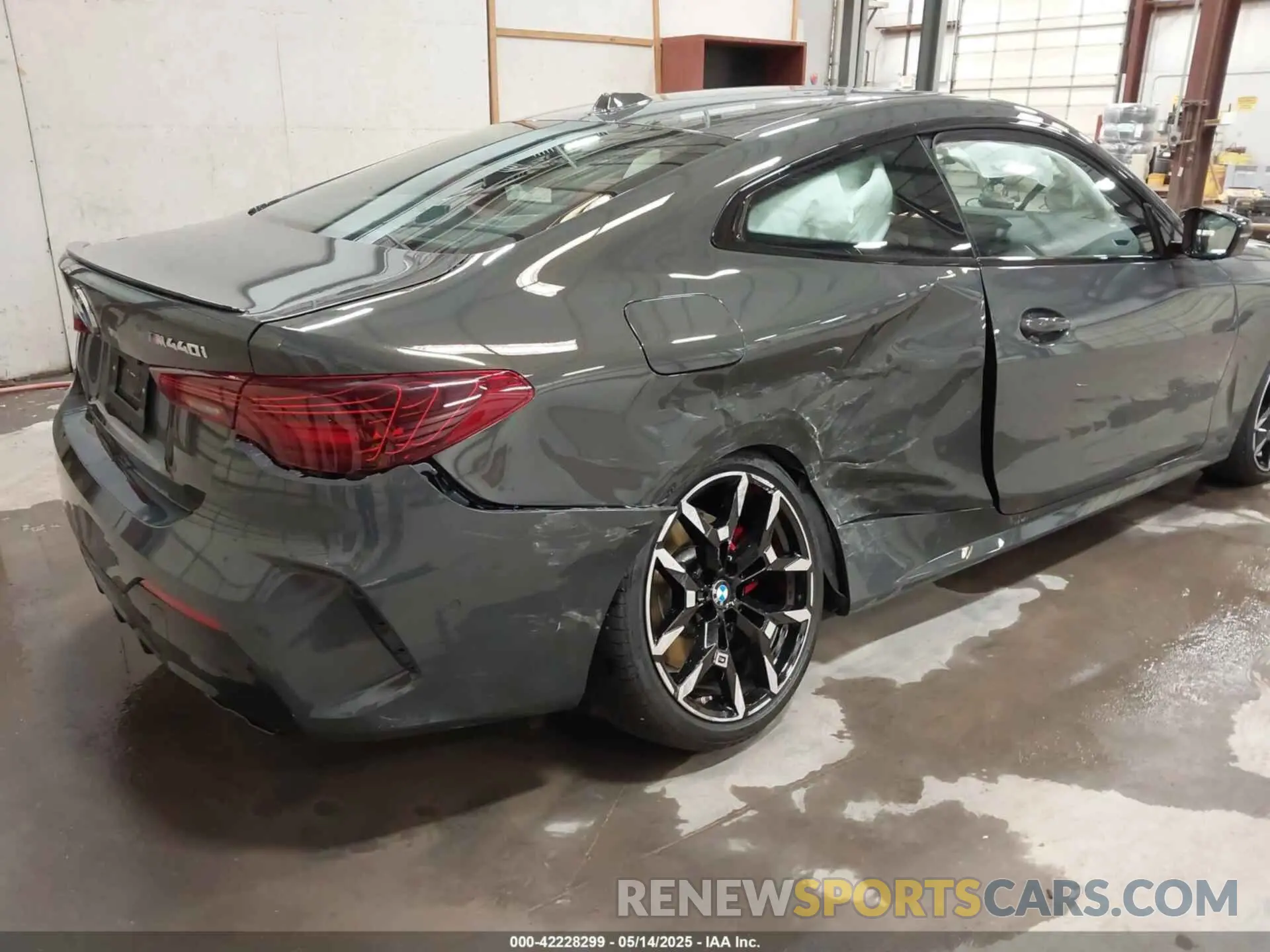 18 Photograph of a damaged car WBA83DA00SCT09661 BMW M440I 2025