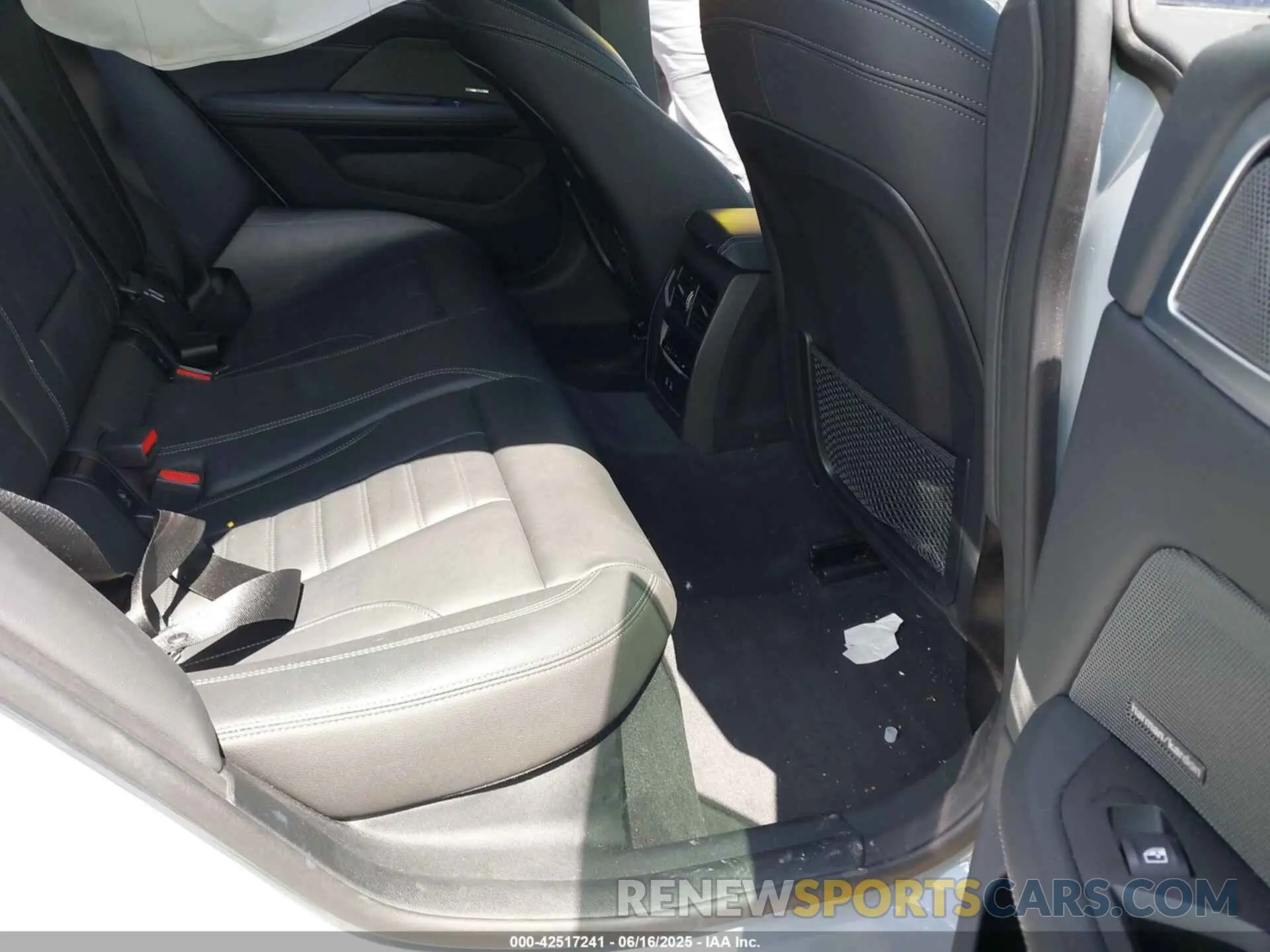8 Photograph of a damaged car WBA63AW0XPFP50556 BMW M440I GRAN COUPE 2023