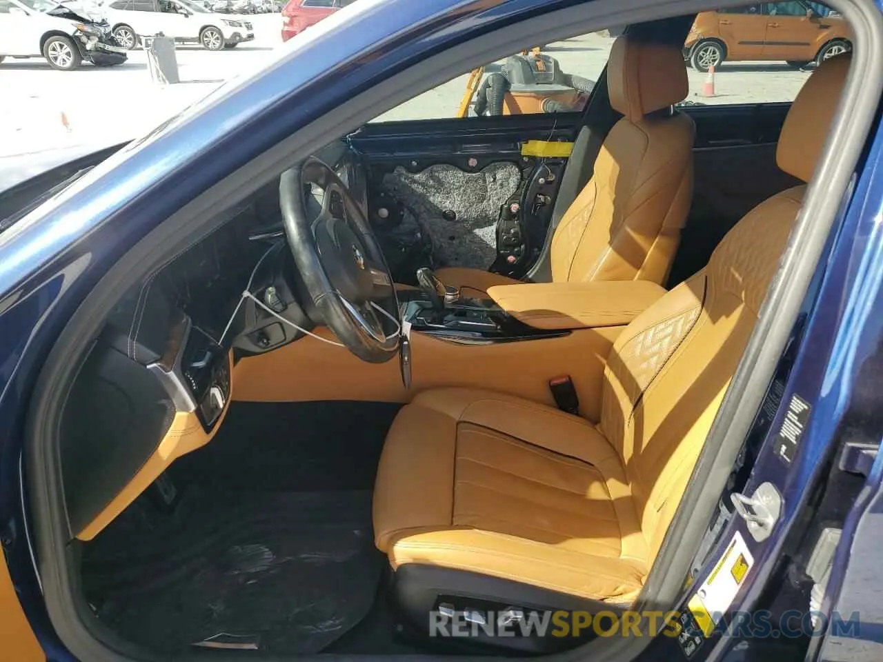 7 Photograph of a damaged car WBAJB9C54KB288670 BMW M5 2019