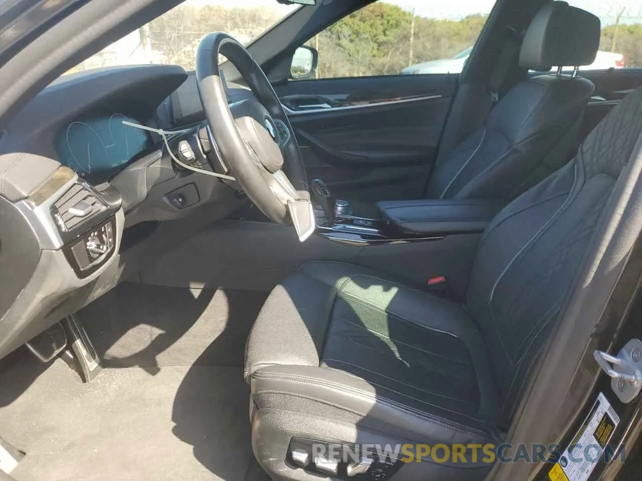 7 Photograph of a damaged car WBAJB9C57KB289036 BMW M5 2019