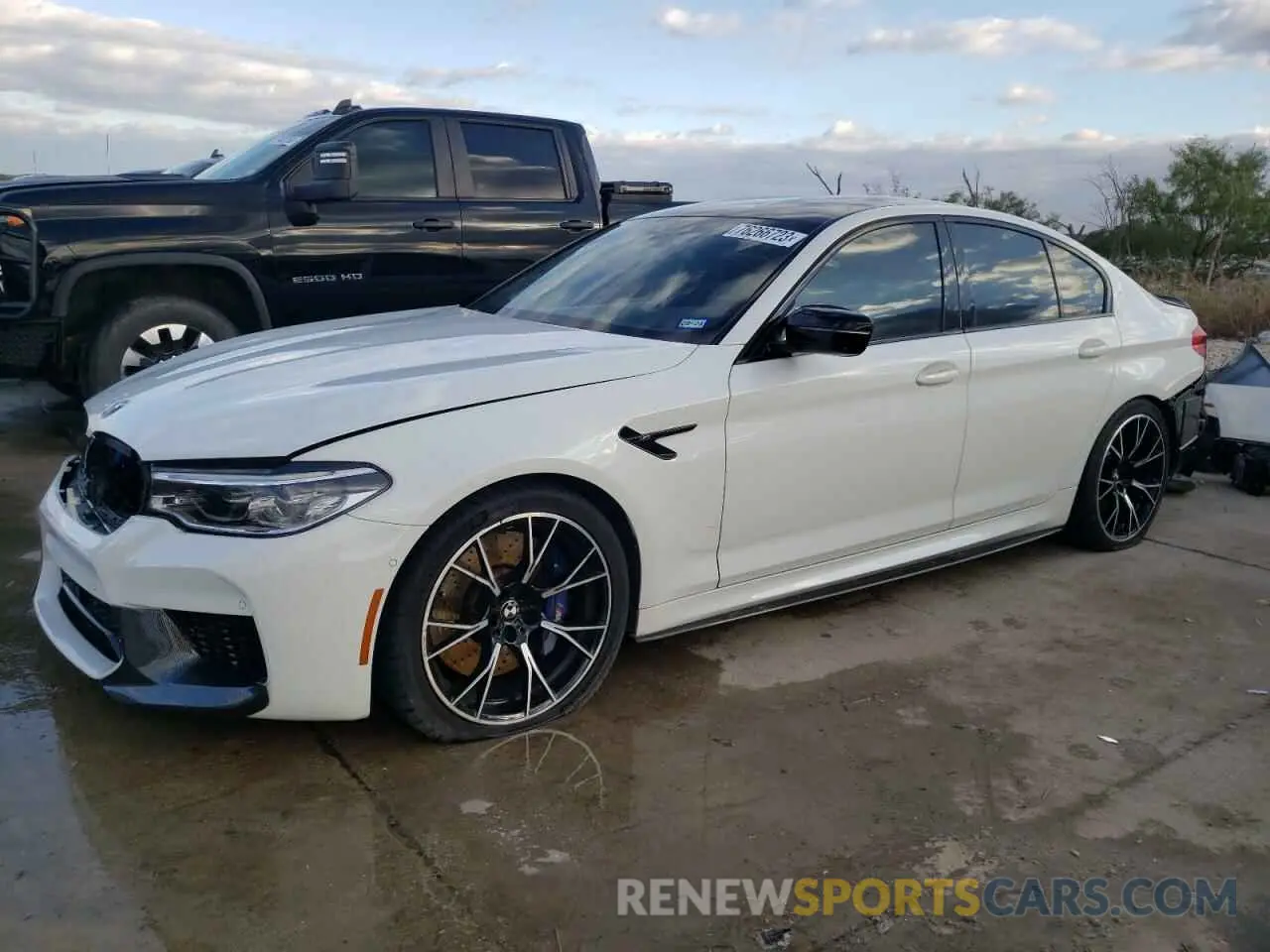 1 Фотография поврежденного автомобиля WBSJF0C52KB285536 BMW M5 2019
