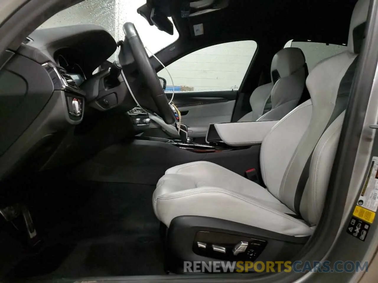 7 Photograph of a damaged car WBSJF0C52KB448086 BMW M5 2019