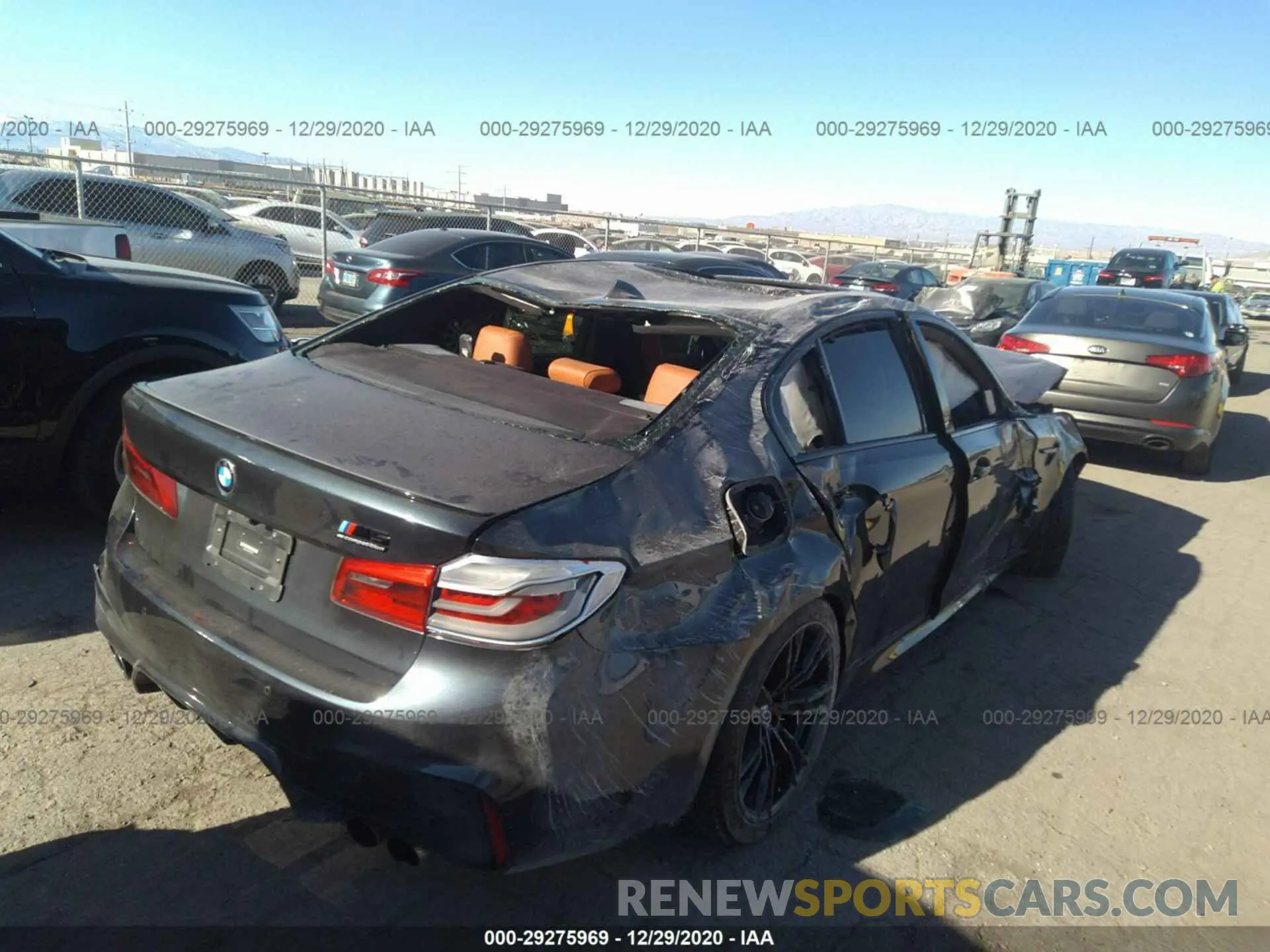 4 Фотография поврежденного автомобиля WBSJF0C53KB447092 BMW M5 2019