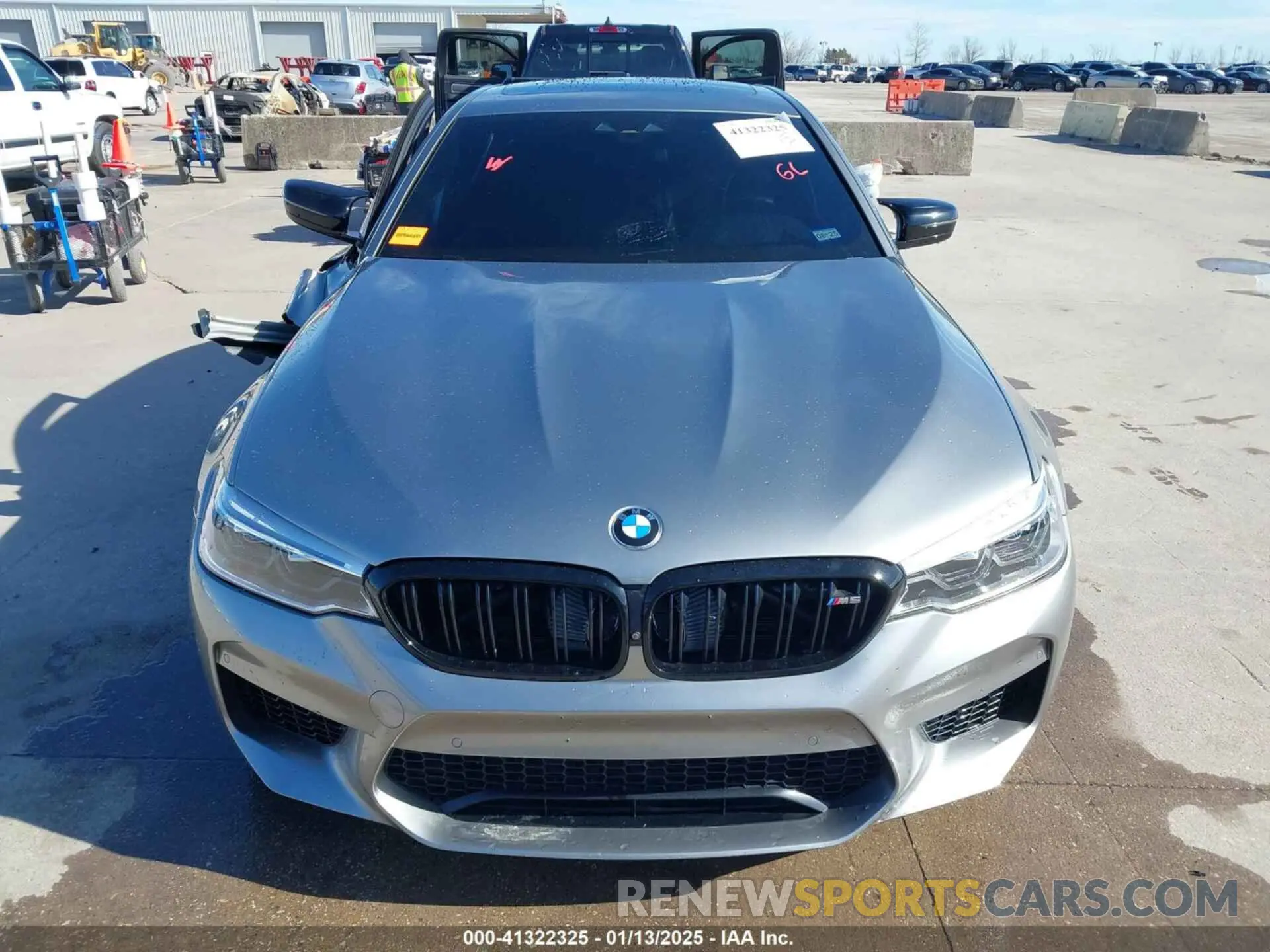 12 Фотография поврежденного автомобиля WBSJF0C53KB448064 BMW M5 2019