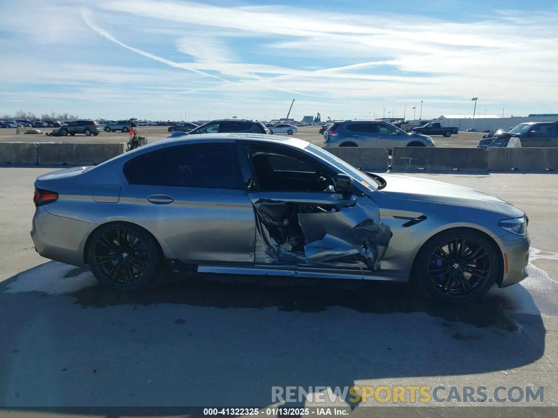 13 Фотография поврежденного автомобиля WBSJF0C53KB448064 BMW M5 2019