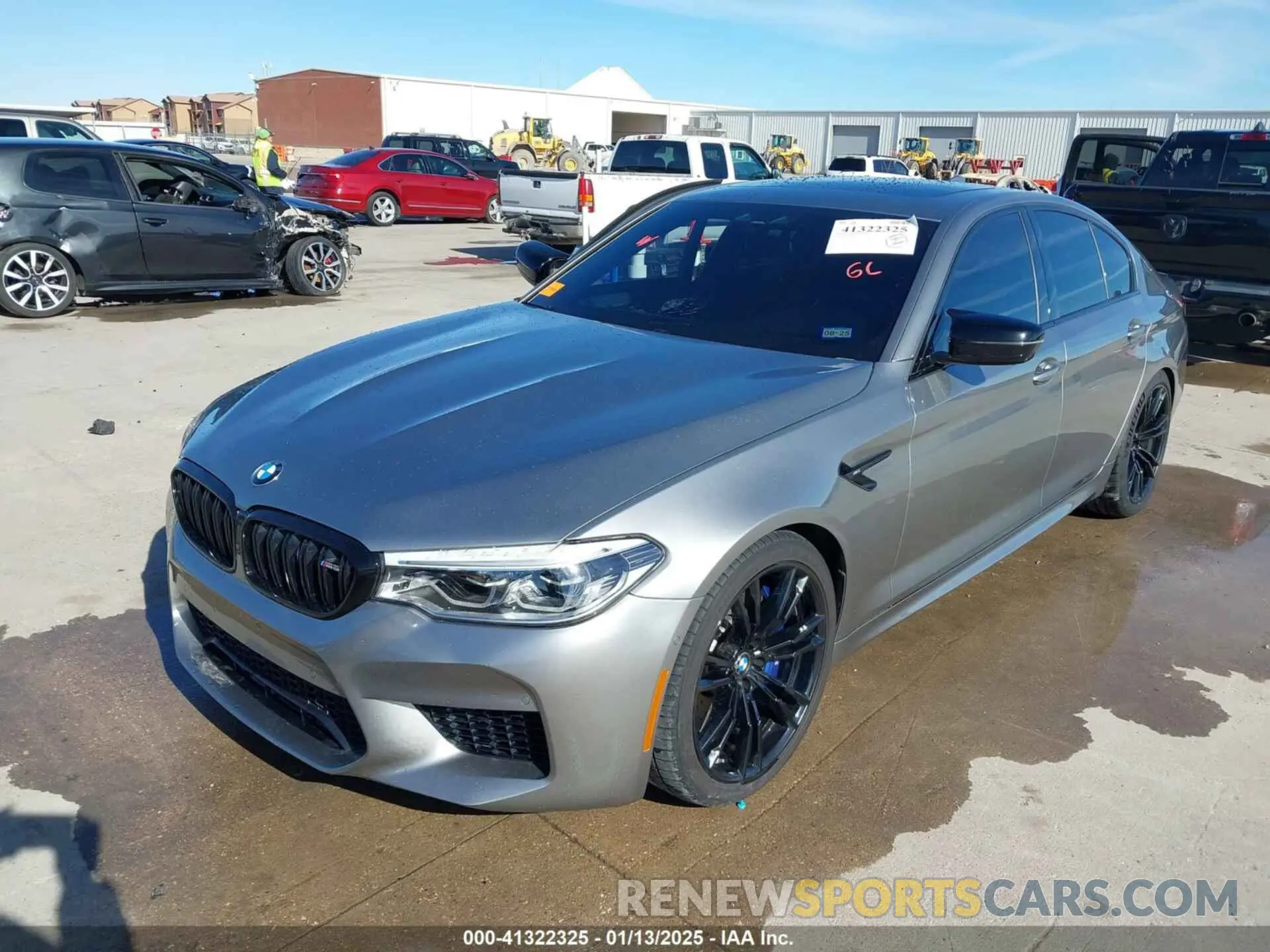 2 Фотография поврежденного автомобиля WBSJF0C53KB448064 BMW M5 2019