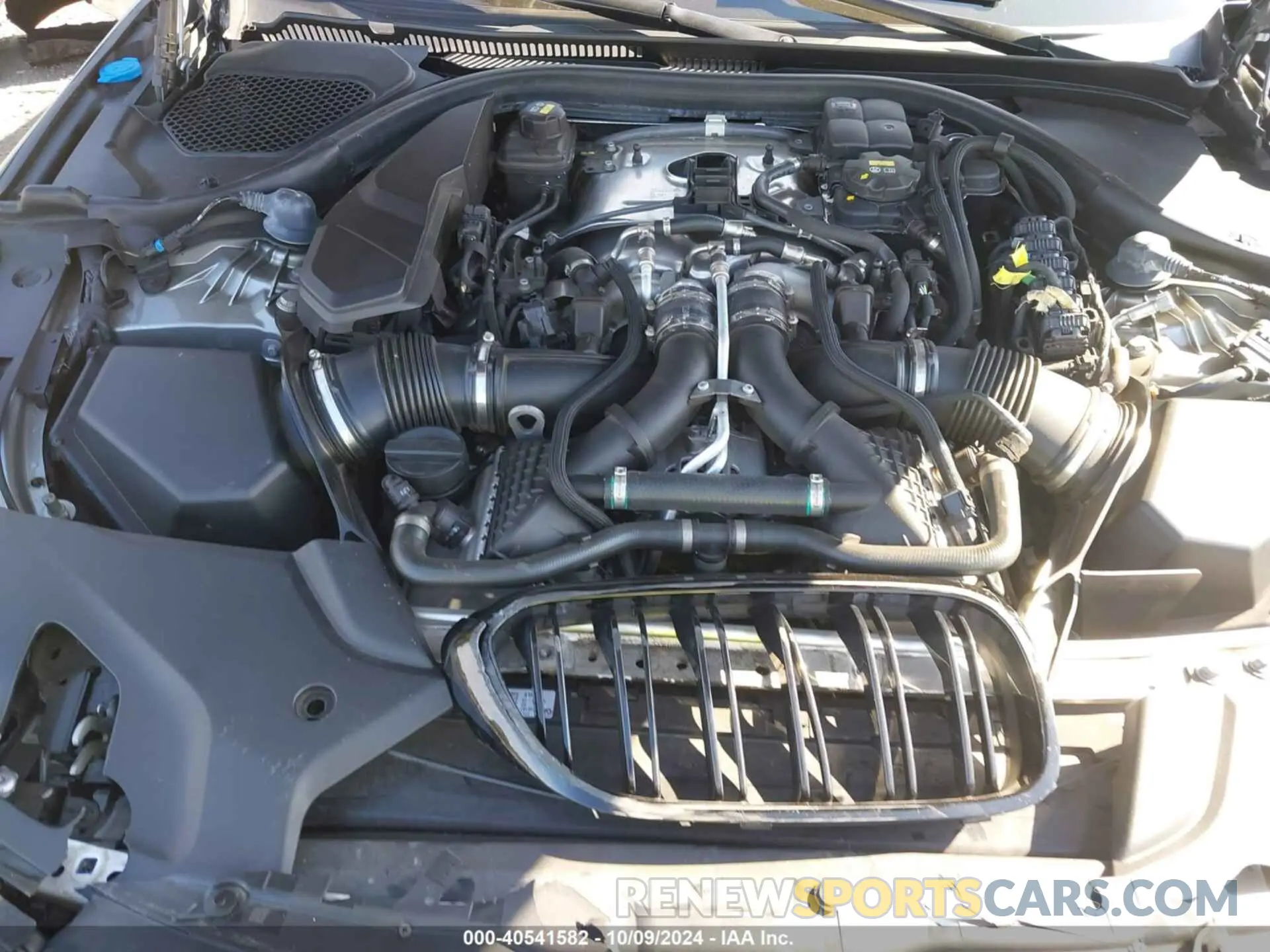 10 Photograph of a damaged car WBSJF0C54KB285845 BMW M5 2019