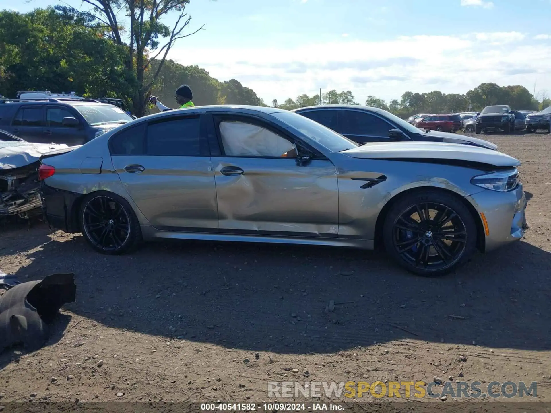 14 Photograph of a damaged car WBSJF0C54KB285845 BMW M5 2019