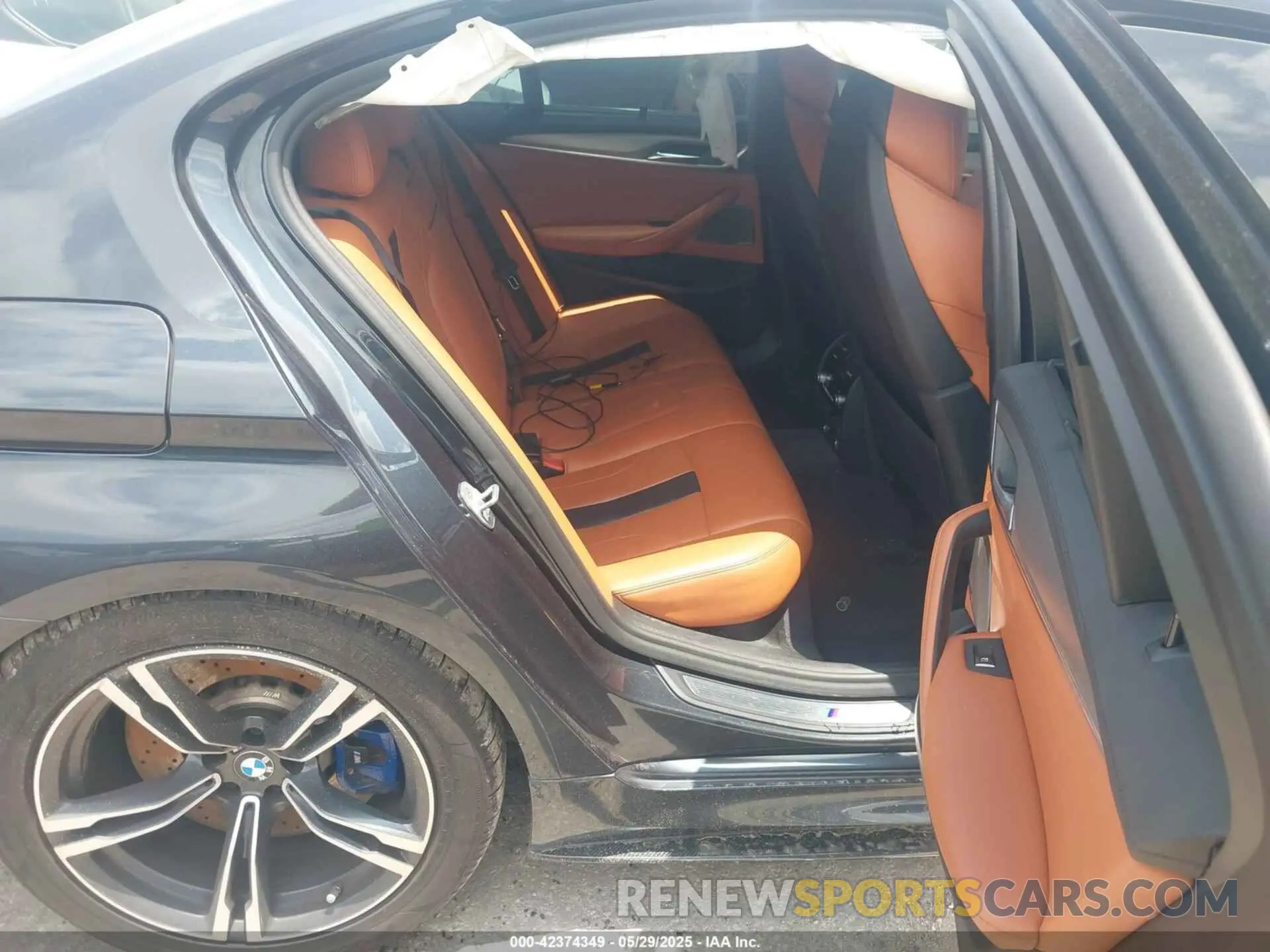 8 Photograph of a damaged car WBSJF0C58KB447623 BMW M5 2019