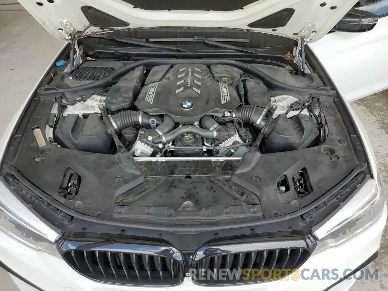 11 Photograph of a damaged car WBAJS7C07LBN96328 BMW M5 2020