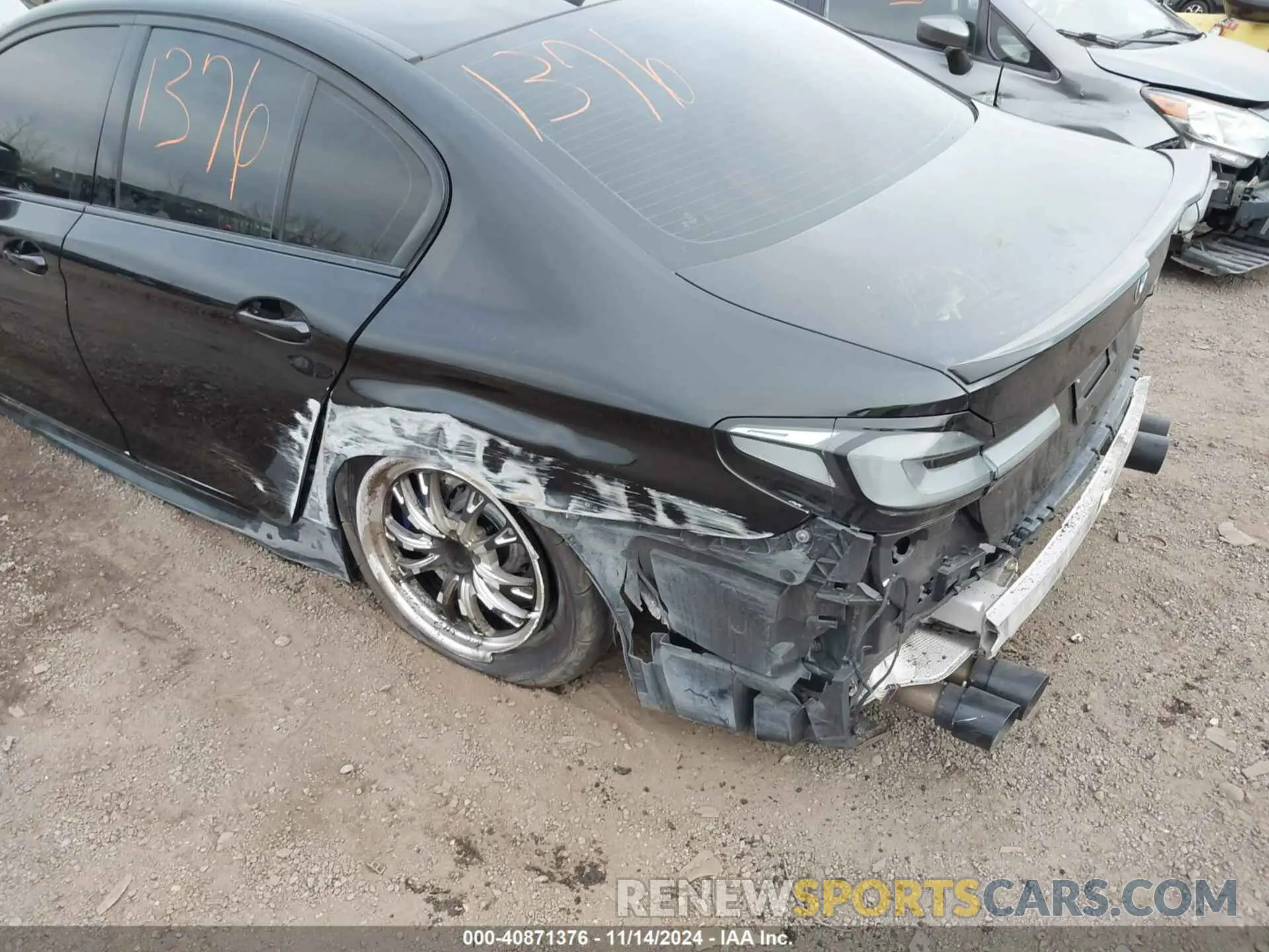 19 Photograph of a damaged car WBSJF0C01LCD33045 BMW M5 2020