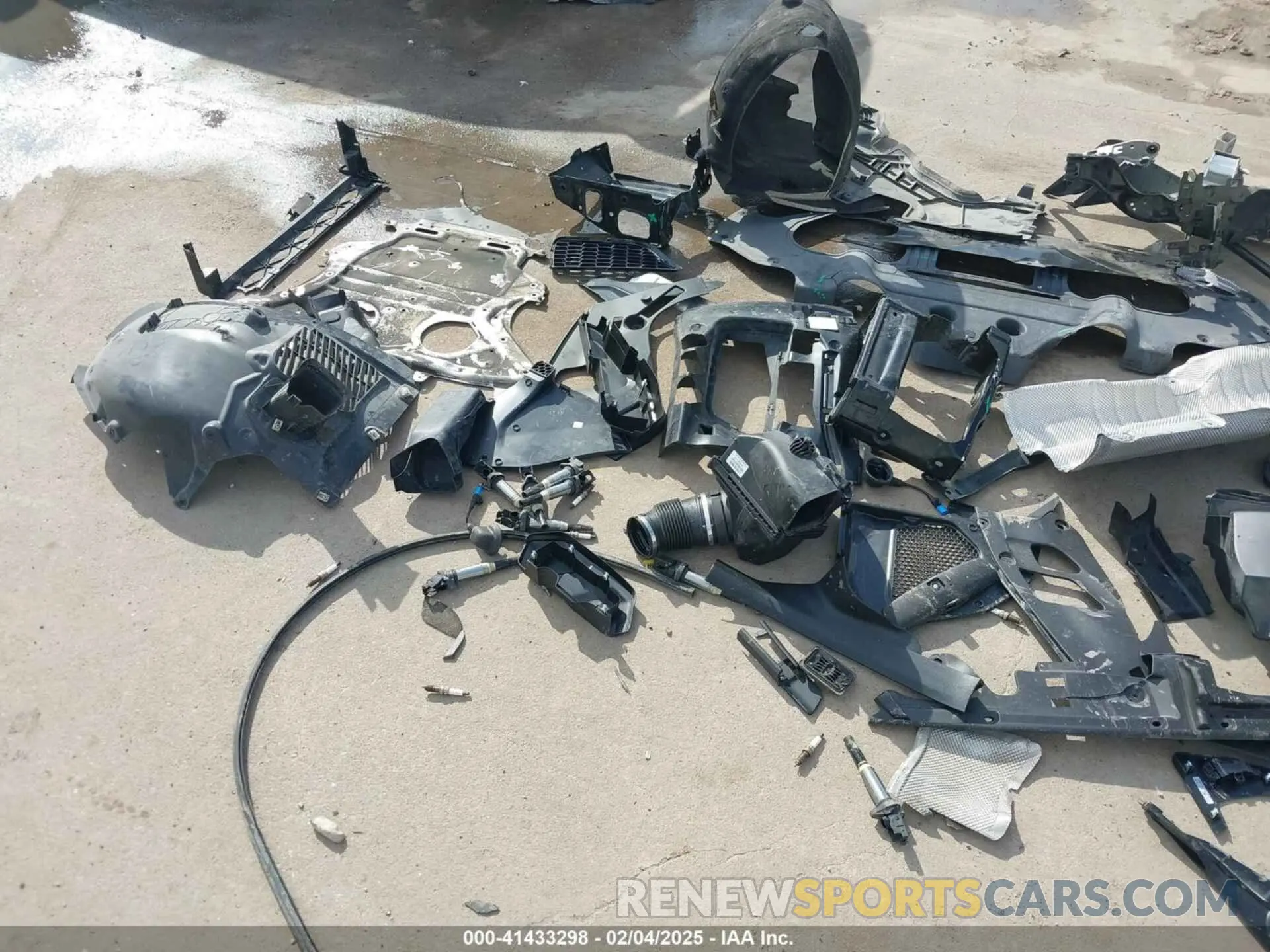 19 Photograph of a damaged car WBSJF0C08LB448907 BMW M5 2020