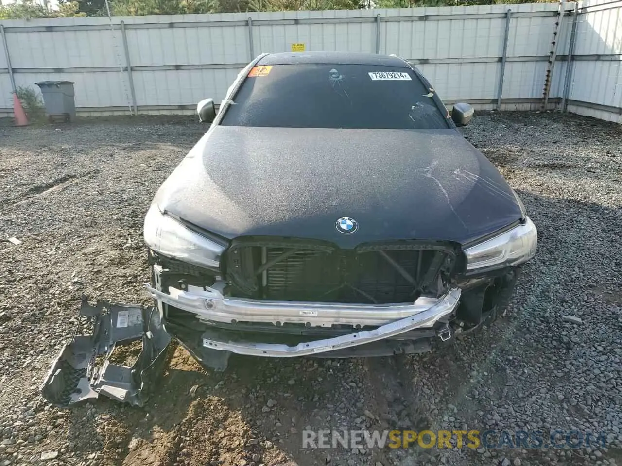 5 Photograph of a damaged car WBA13BK06MCF15237 BMW M5 2021
