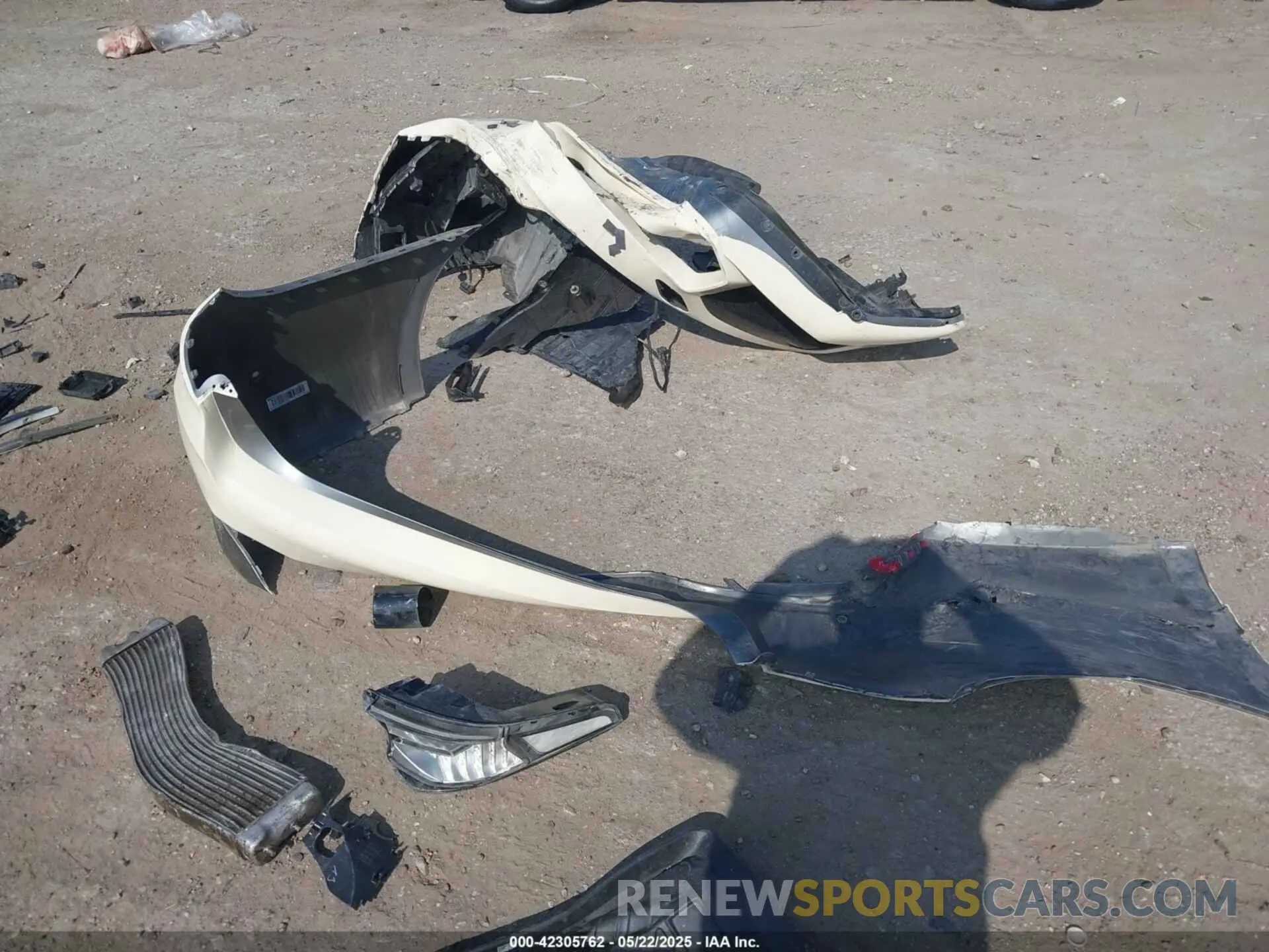 12 Photograph of a damaged car WBS83CH04MCF63178 BMW M5 2021