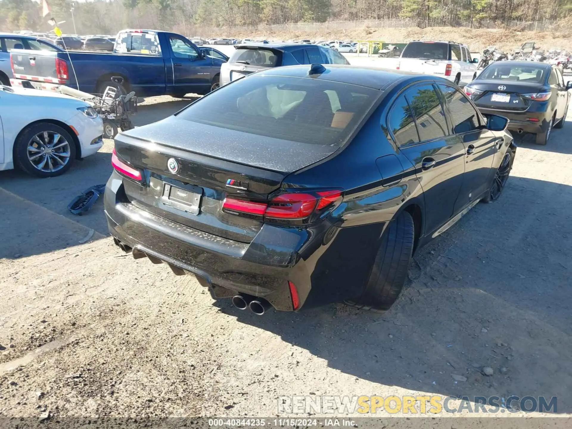 4 Фотография поврежденного автомобиля WBS83CH01NCK58820 BMW M5 2022