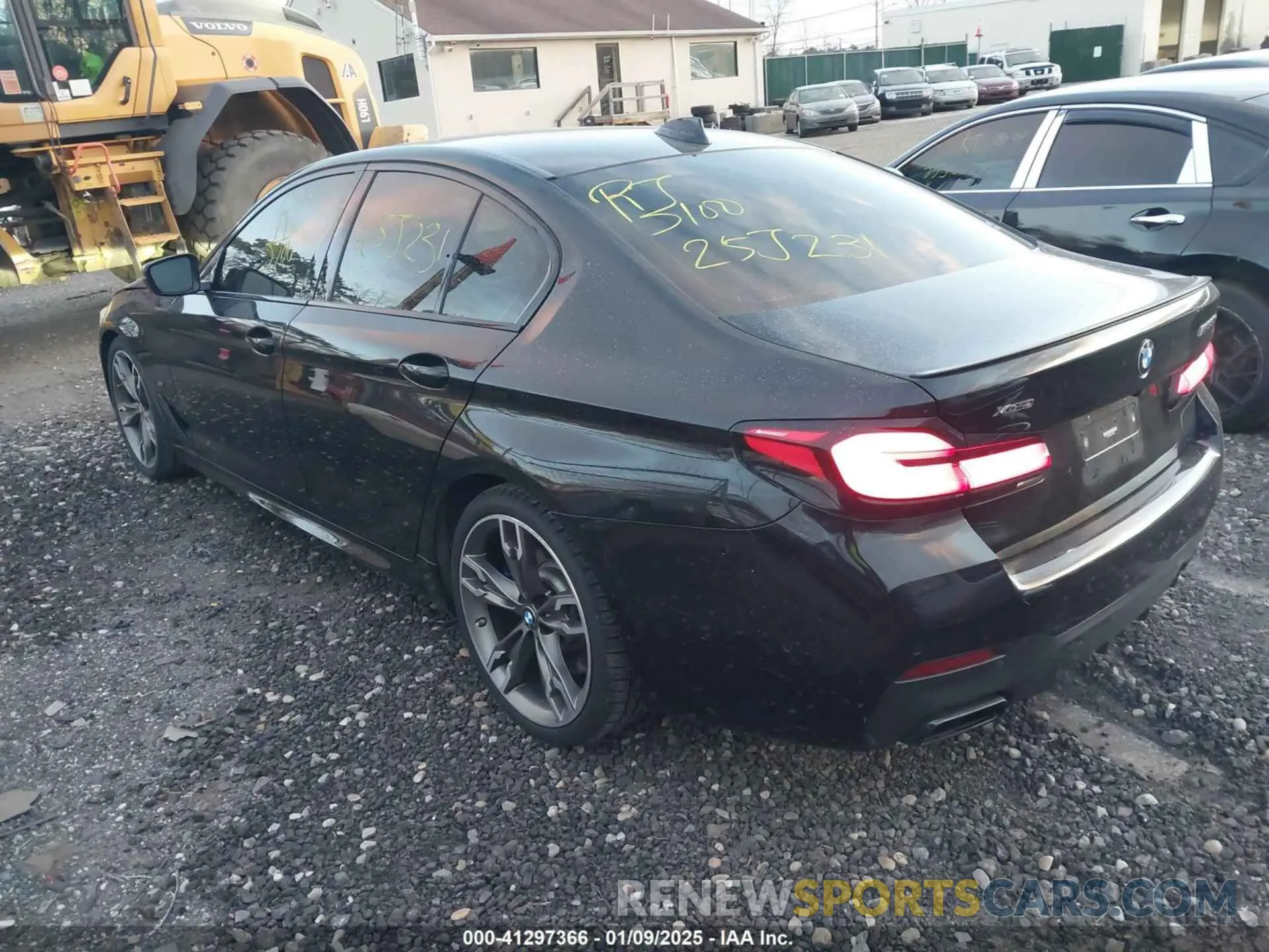 3 Photograph of a damaged car WBA13BK01NCH76521 BMW M550 2022