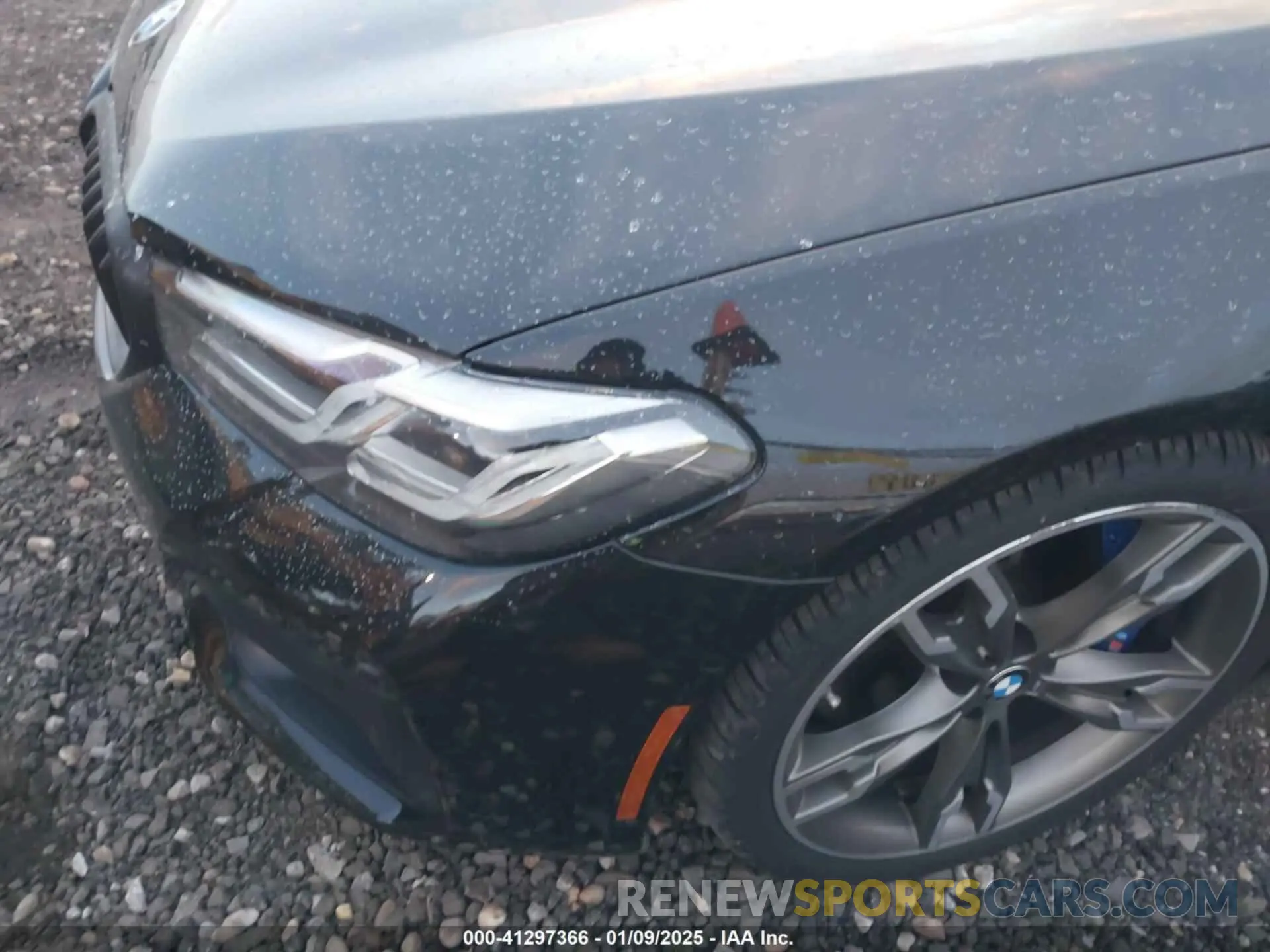 6 Photograph of a damaged car WBA13BK01NCH76521 BMW M550 2022