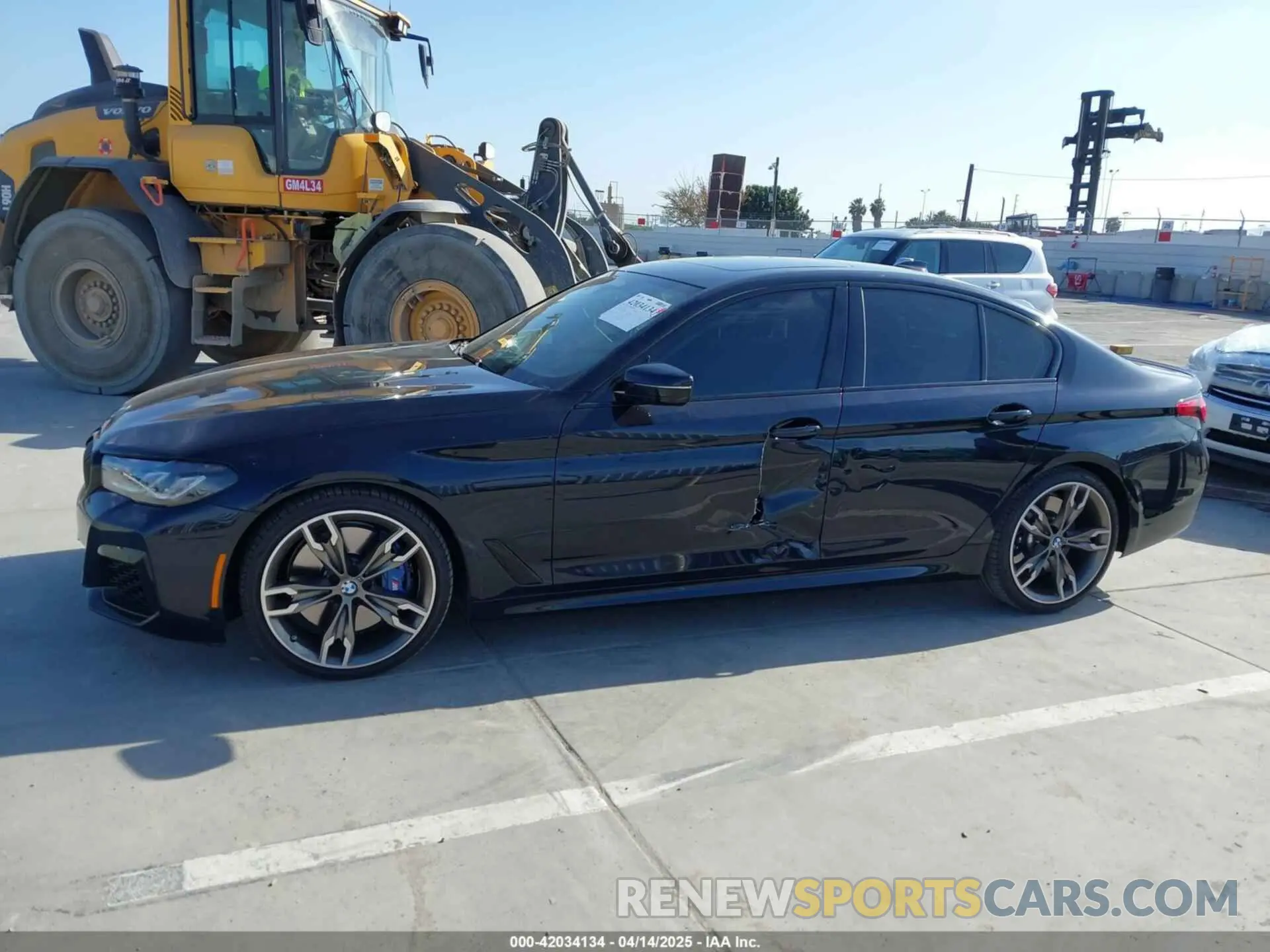 14 Photograph of a damaged car WBA13BK06NCJ43672 BMW M550 2022