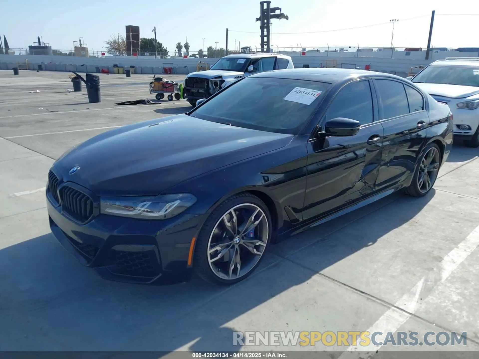 2 Photograph of a damaged car WBA13BK06NCJ43672 BMW M550 2022