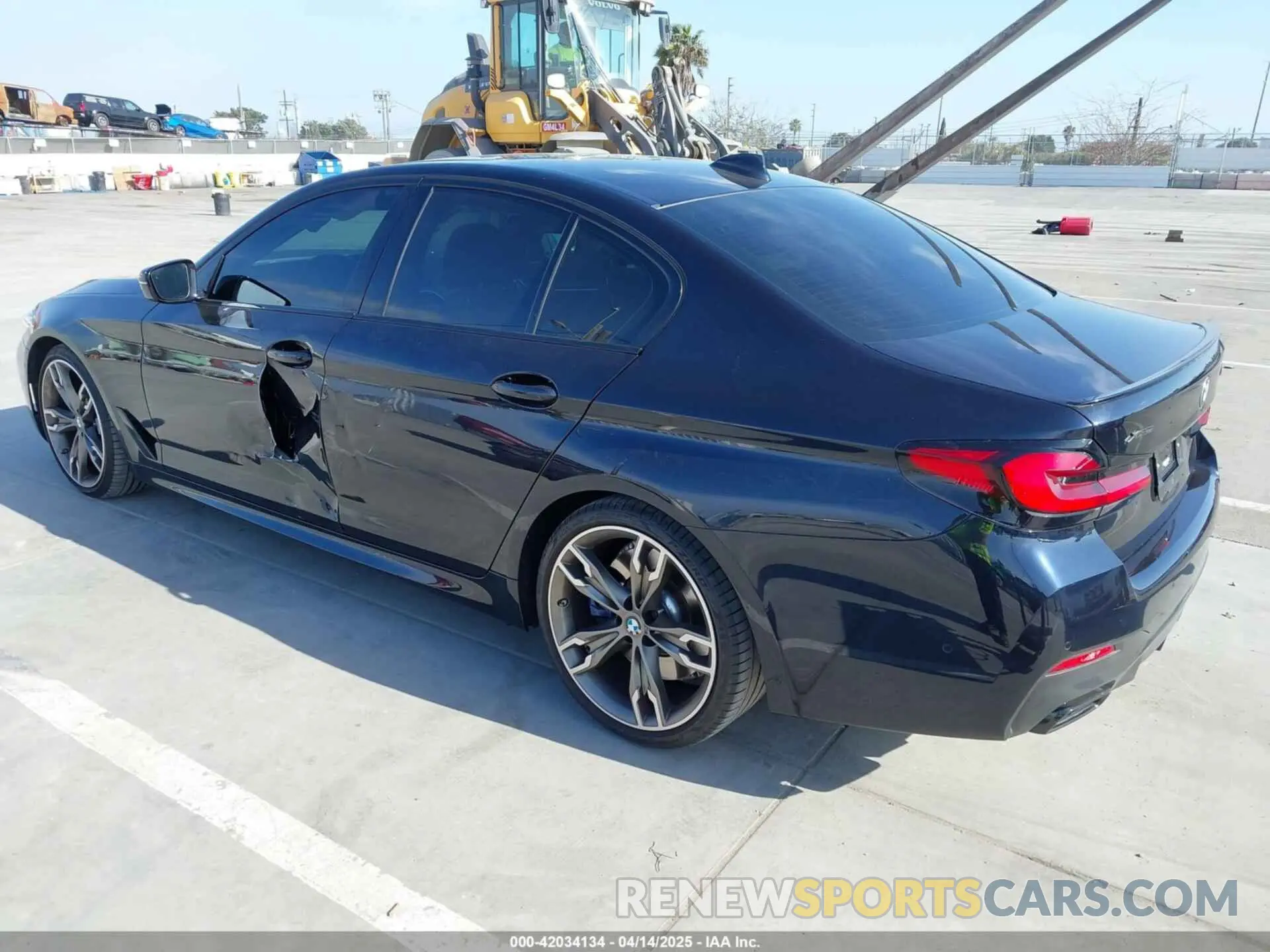 3 Photograph of a damaged car WBA13BK06NCJ43672 BMW M550 2022
