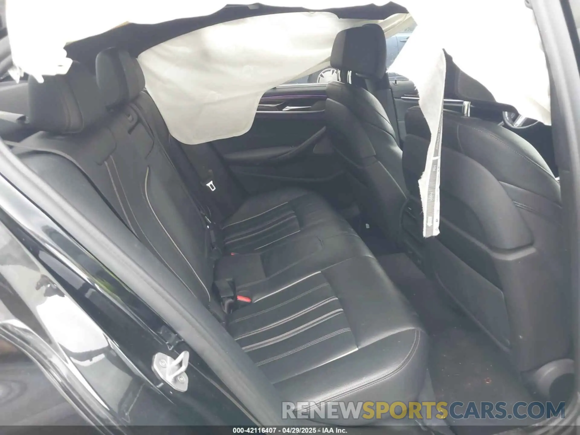 8 Photograph of a damaged car WBAJB9C53KB464754 BMW M550I 2019