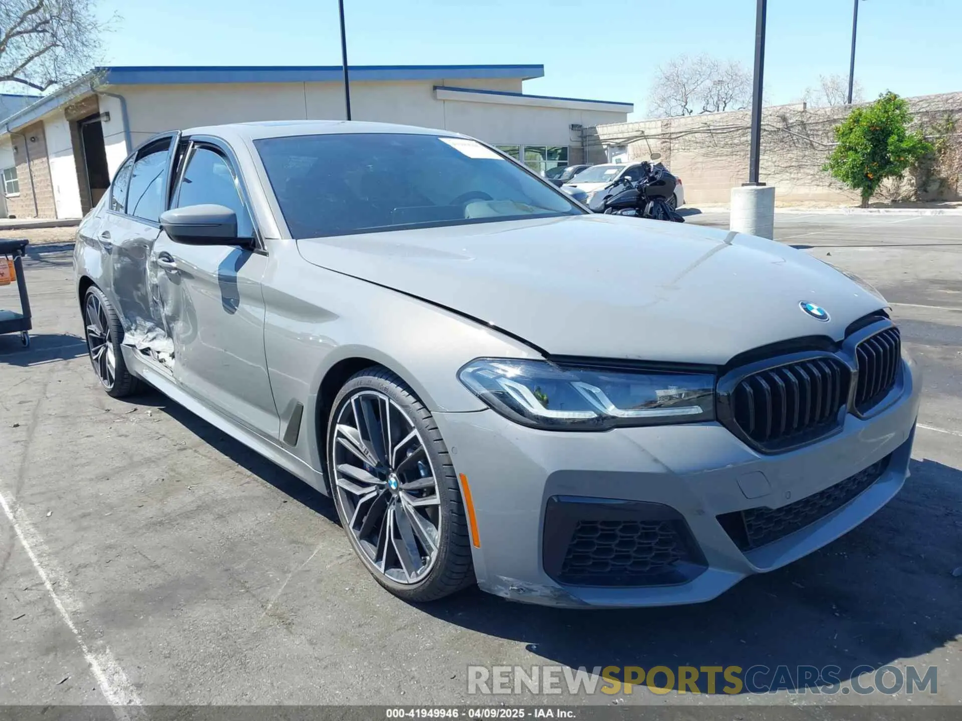 1 Фотография поврежденного автомобиля WBA13BK04MCF86288 BMW M550I 2021