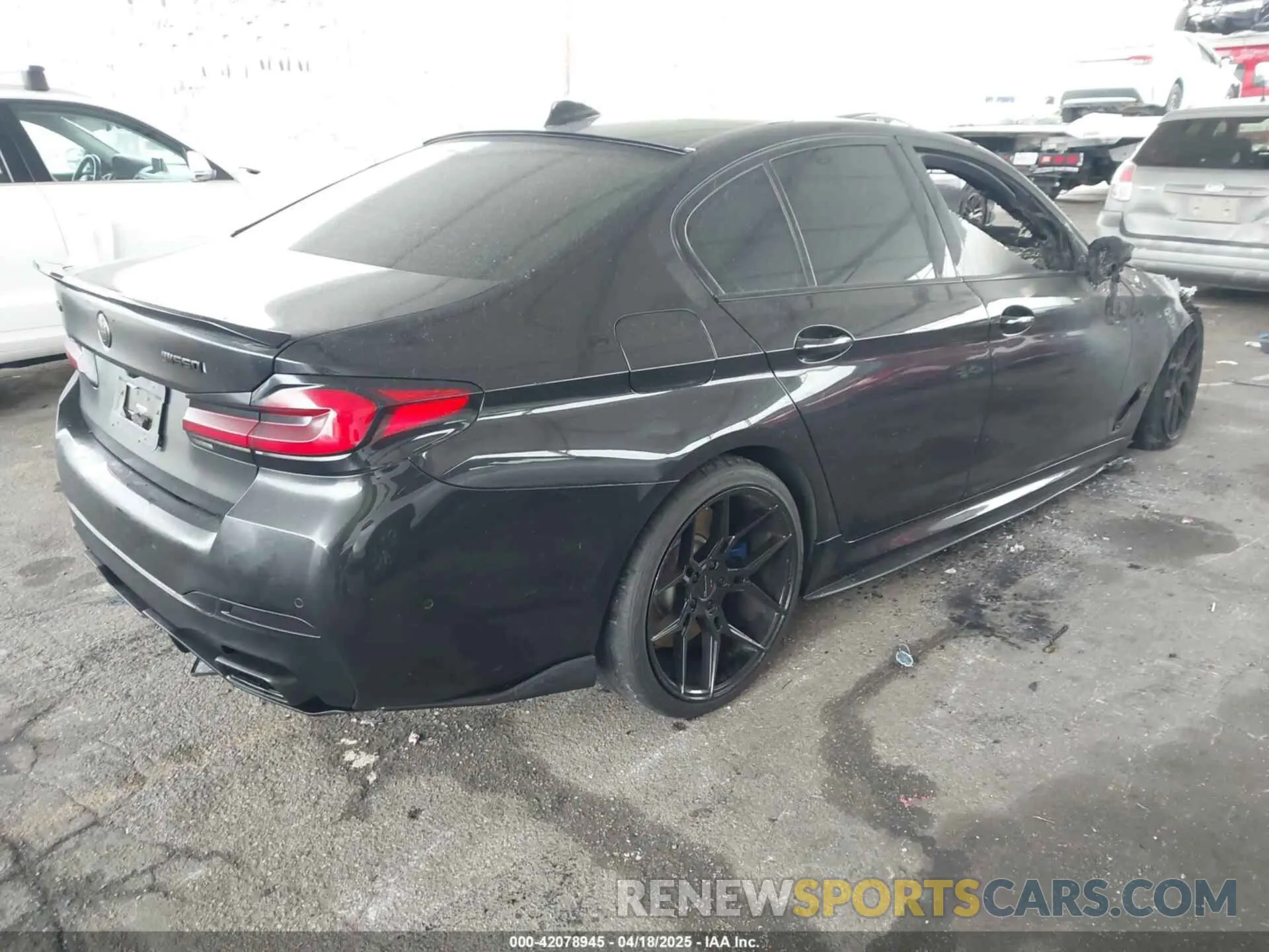 4 Фотография поврежденного автомобиля WBA13BK05MCF84792 BMW M550I 2021