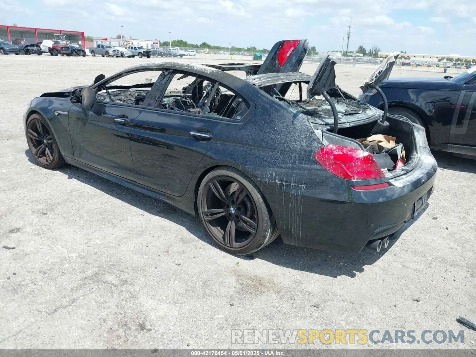 3 Photograph of a damaged car WBS6E9C59KG808373 BMW M6 GRAN COUPE 2019