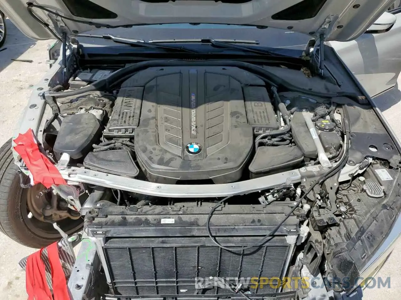 11 Photograph of a damaged car WBA7U6C02NCJ06924 BMW M7 2022