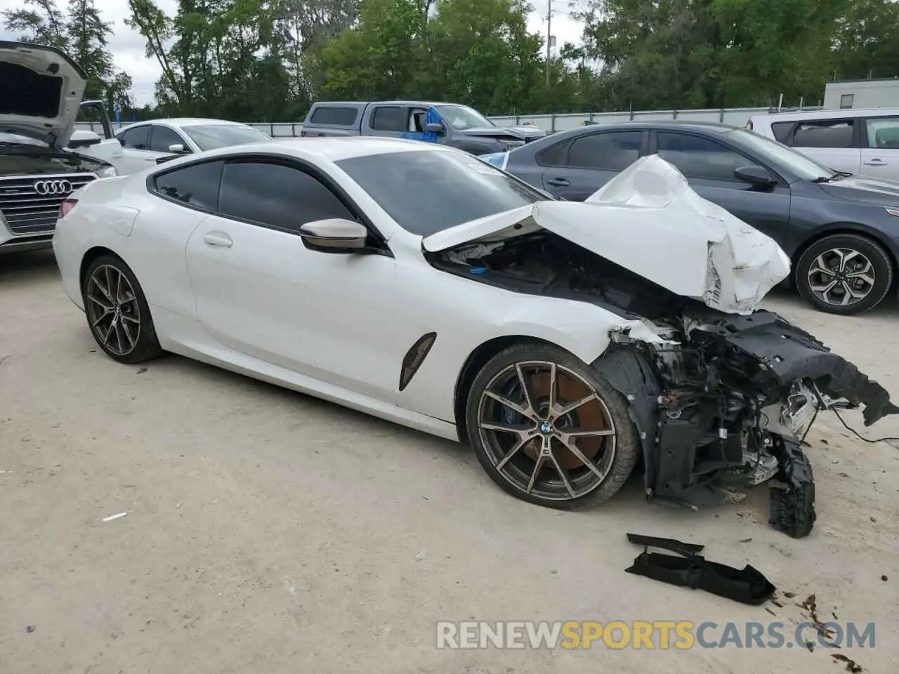 4 Фотография поврежденного автомобиля WBABC4C5XKBU96184 BMW M8 2019